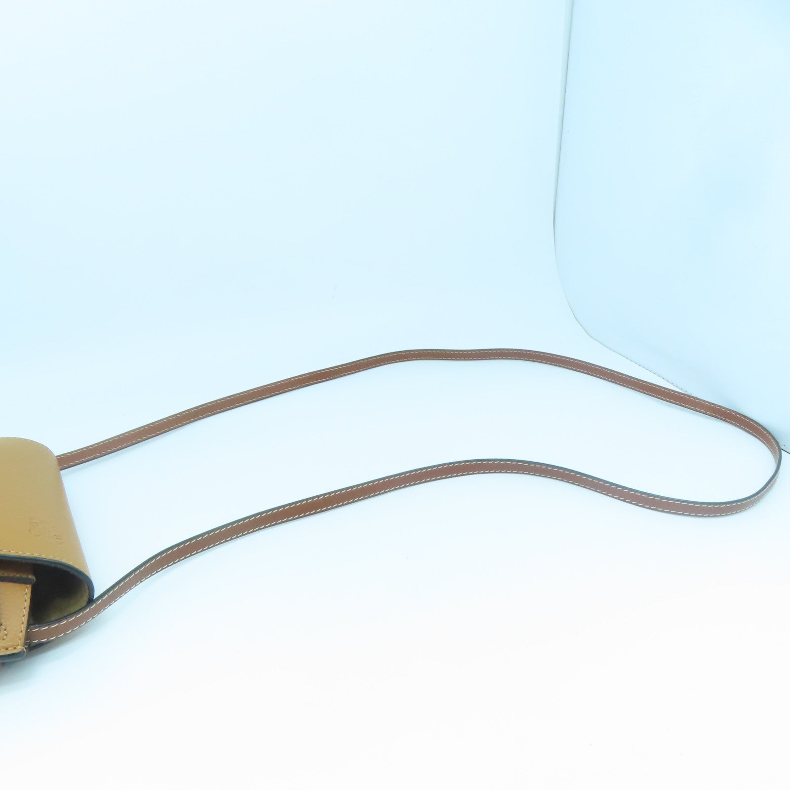 LOEWE 牛皮皮革Small Gate金扣肩背袋啡色