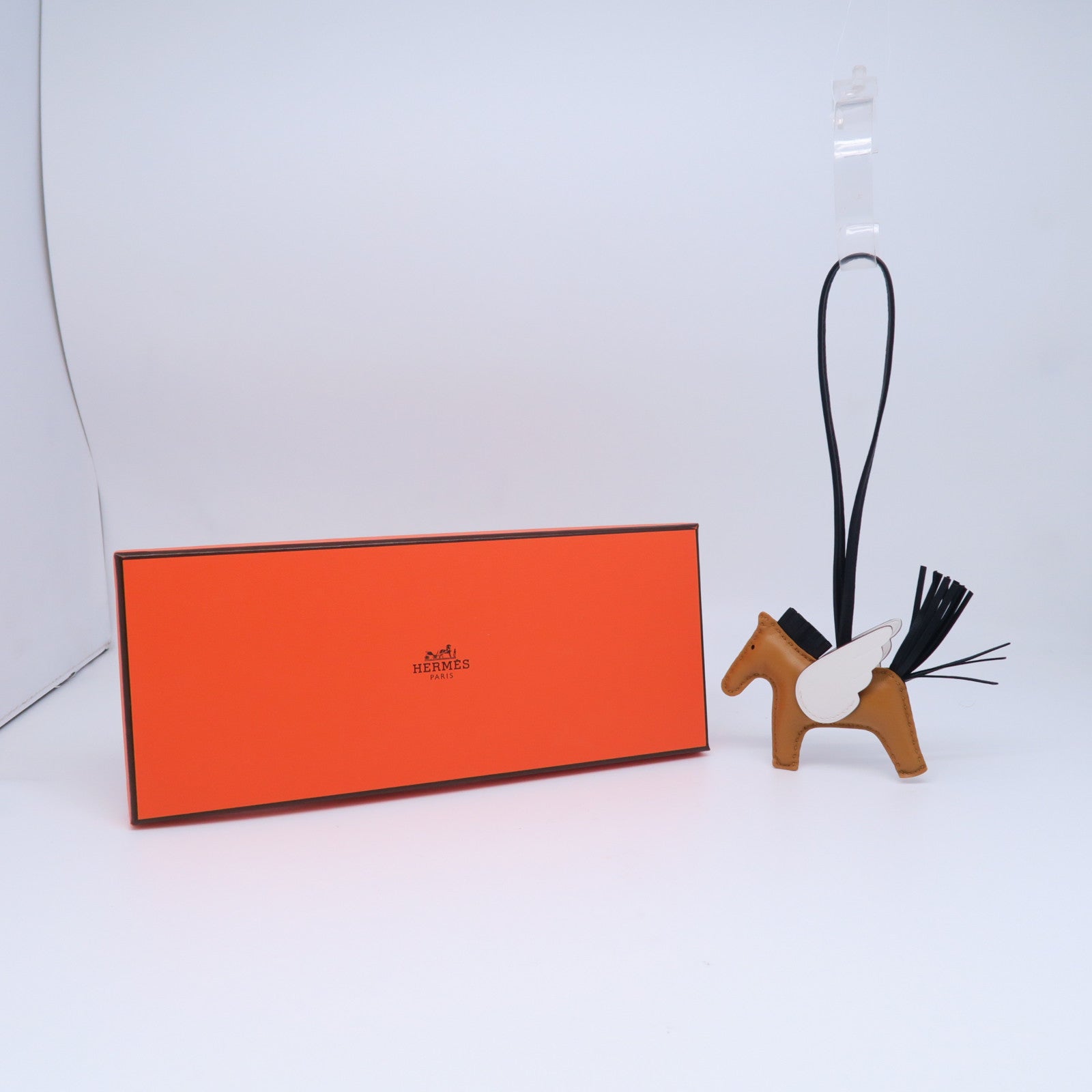 HERMES Swift皮革Rodeo Pegase PM Charm挂饰芝麻色