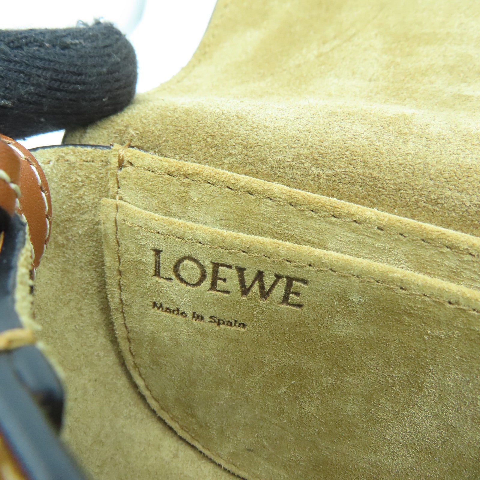 LOEWE 牛皮皮革Small Gate金扣肩背袋啡色