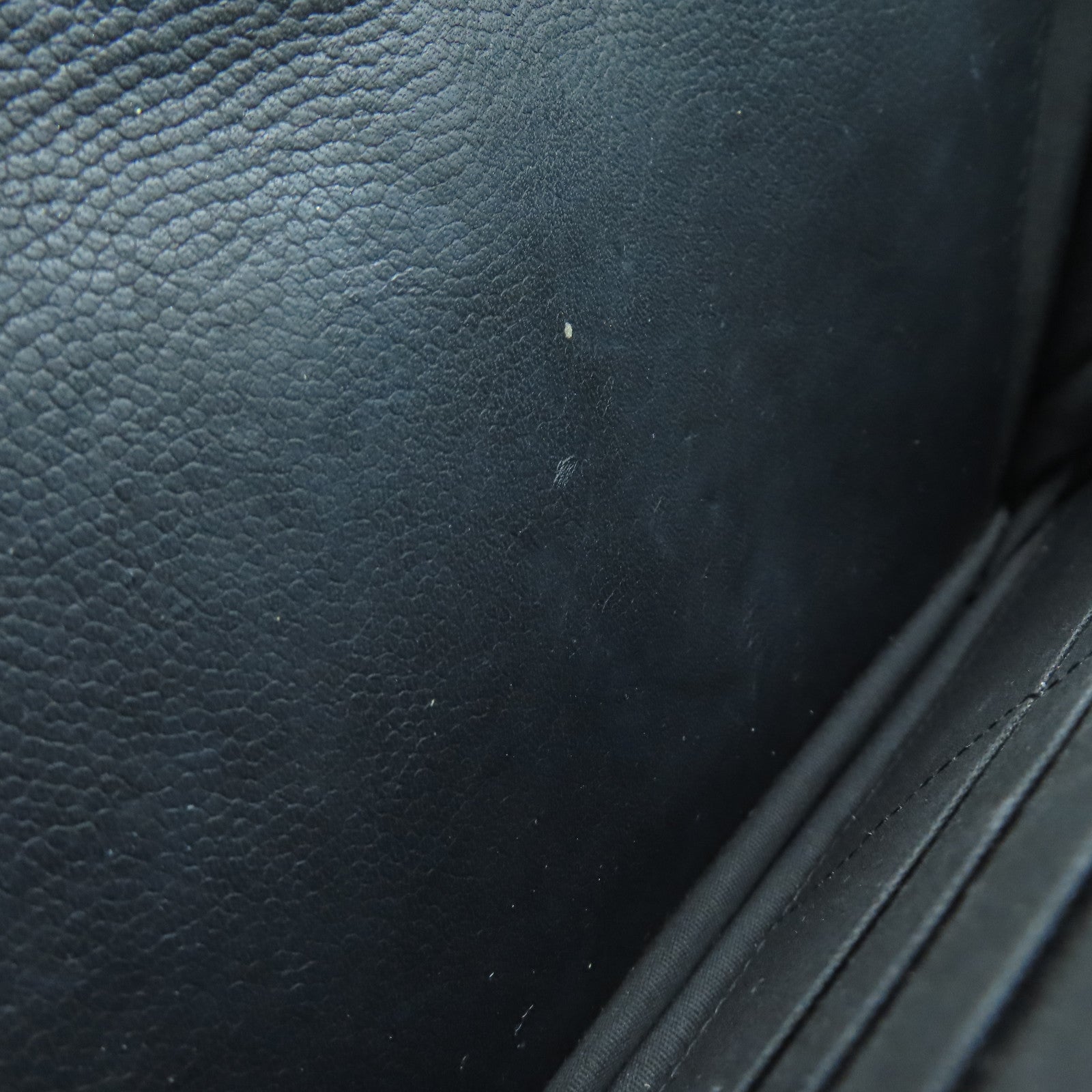 CHANEL Caviar皮革Wallet On Chain链带肩背袋银扣黑色