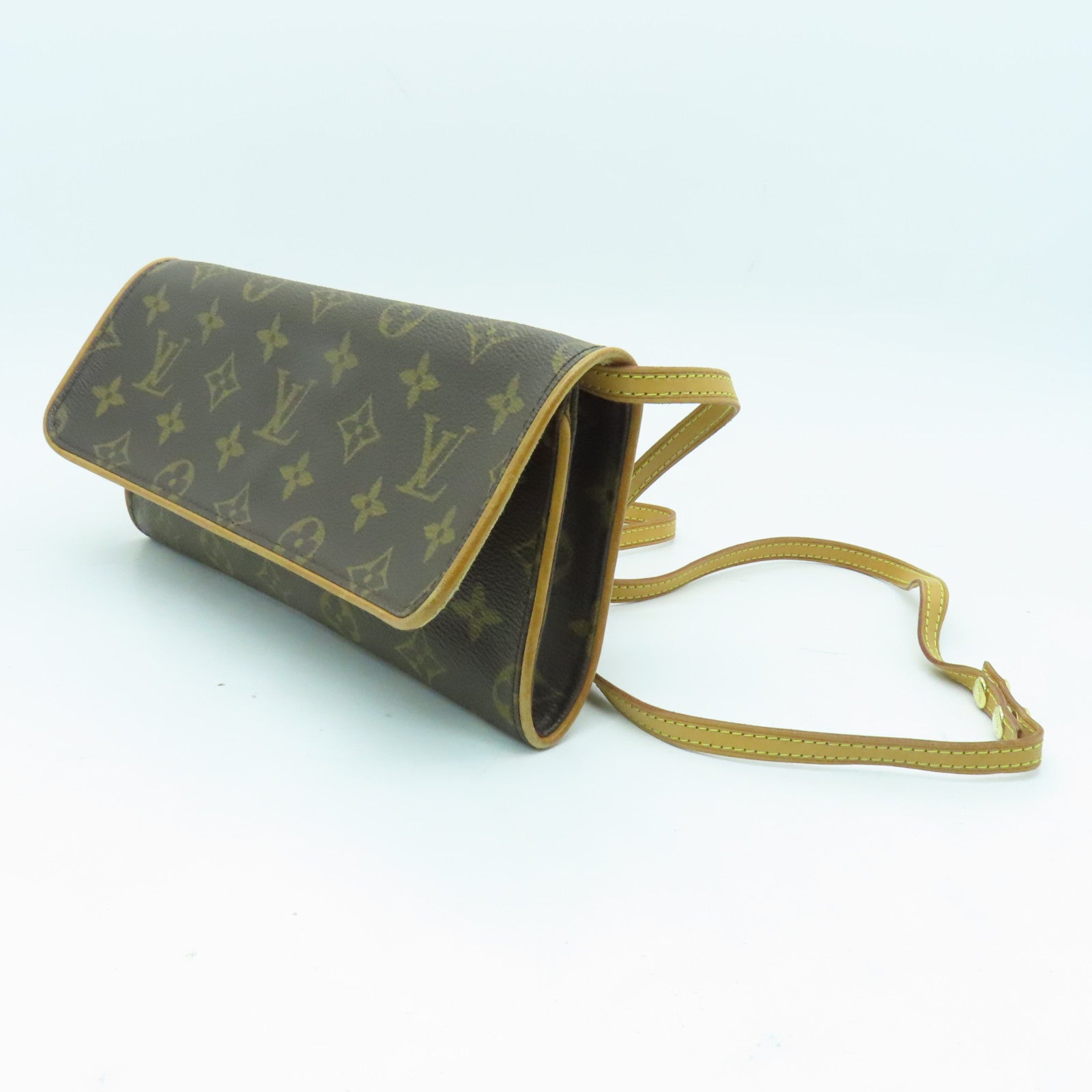 LOUIS VUITTON Monogram Pochette Twin GM Shoulder Bag金扣肩背袋啡色