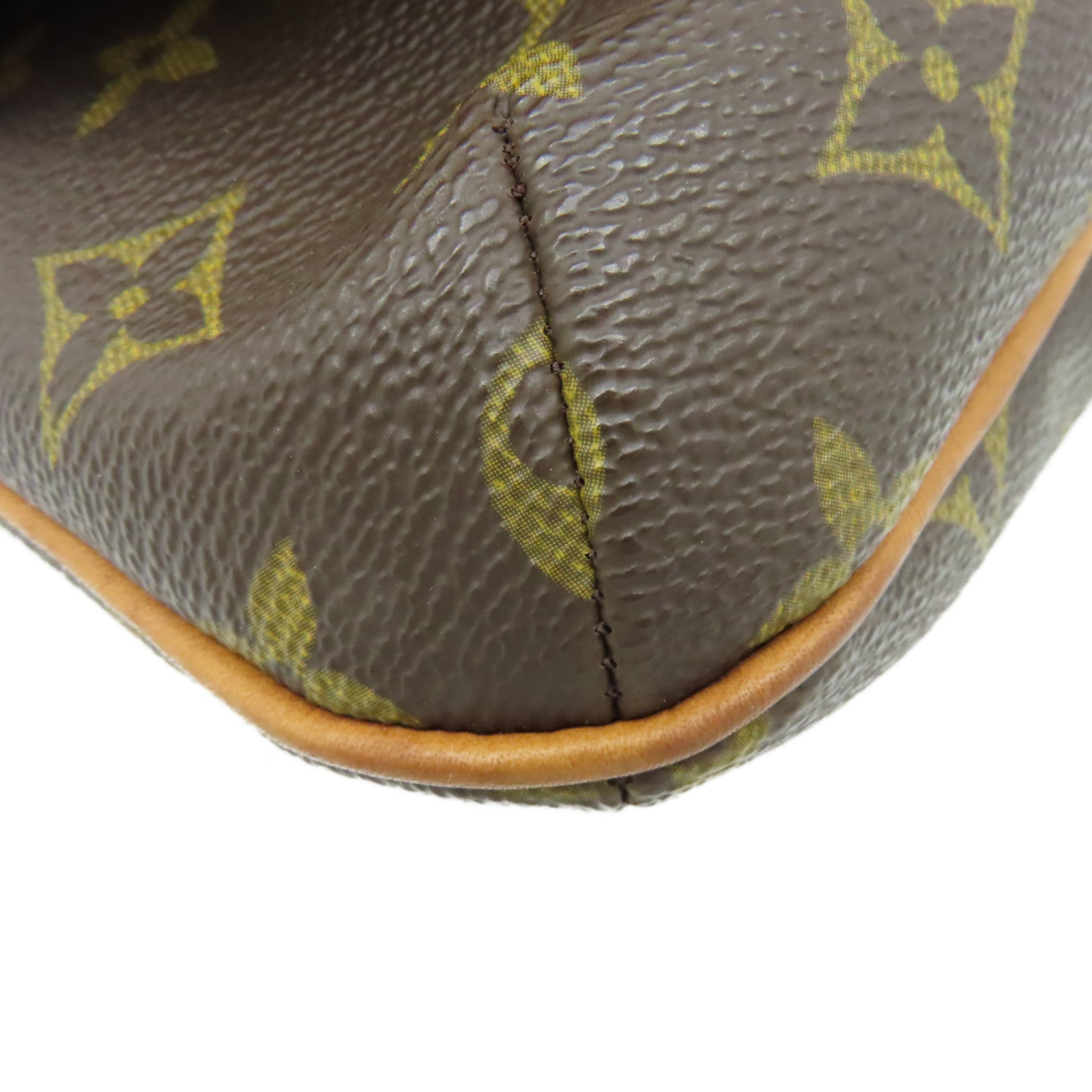 LOUIS VUITTON Monogram Musette Tango Shoulder Bag金扣肩背袋啡色