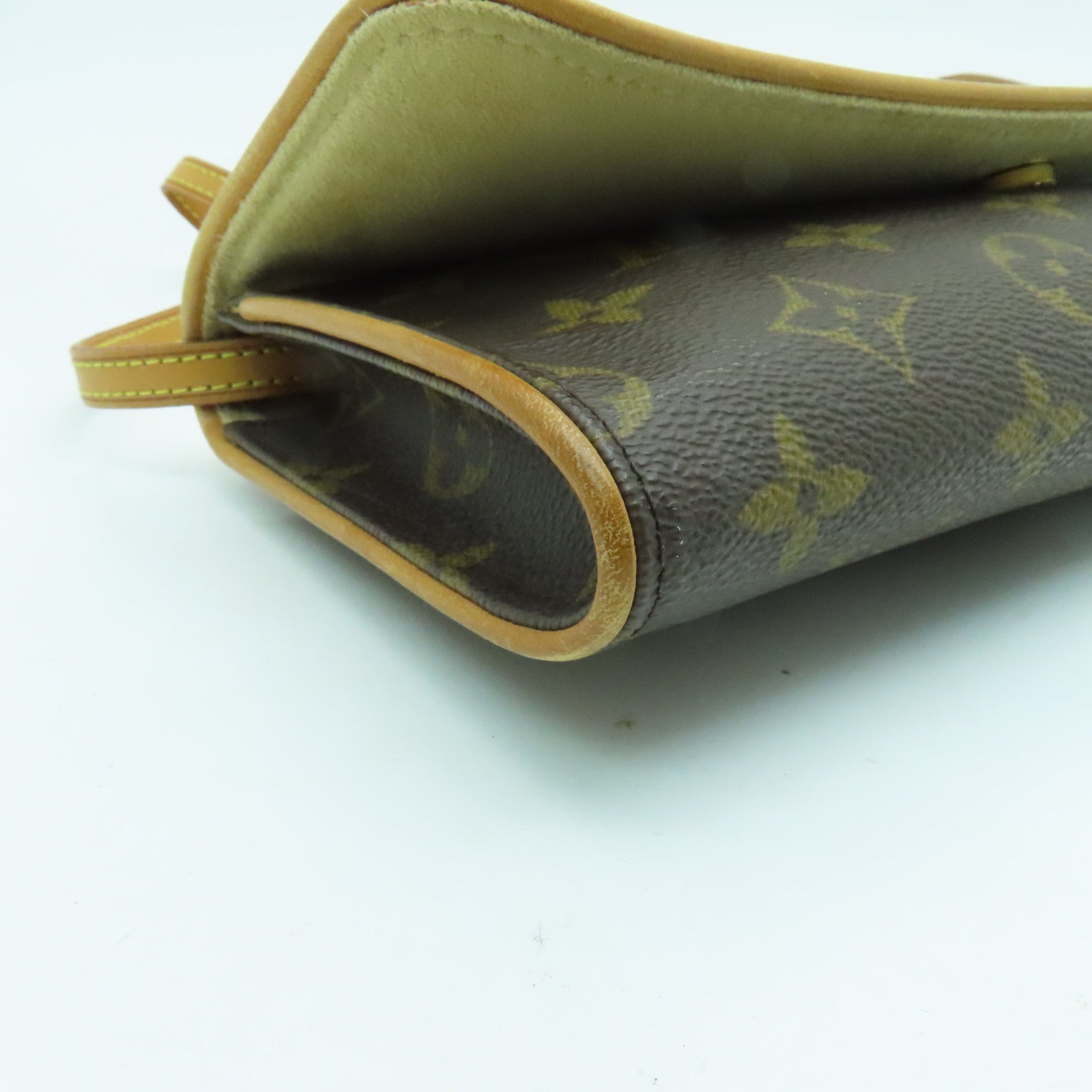 LOUIS VUITTON Monogram Pochette Twin GM Shoulder Bag金扣肩背袋啡色