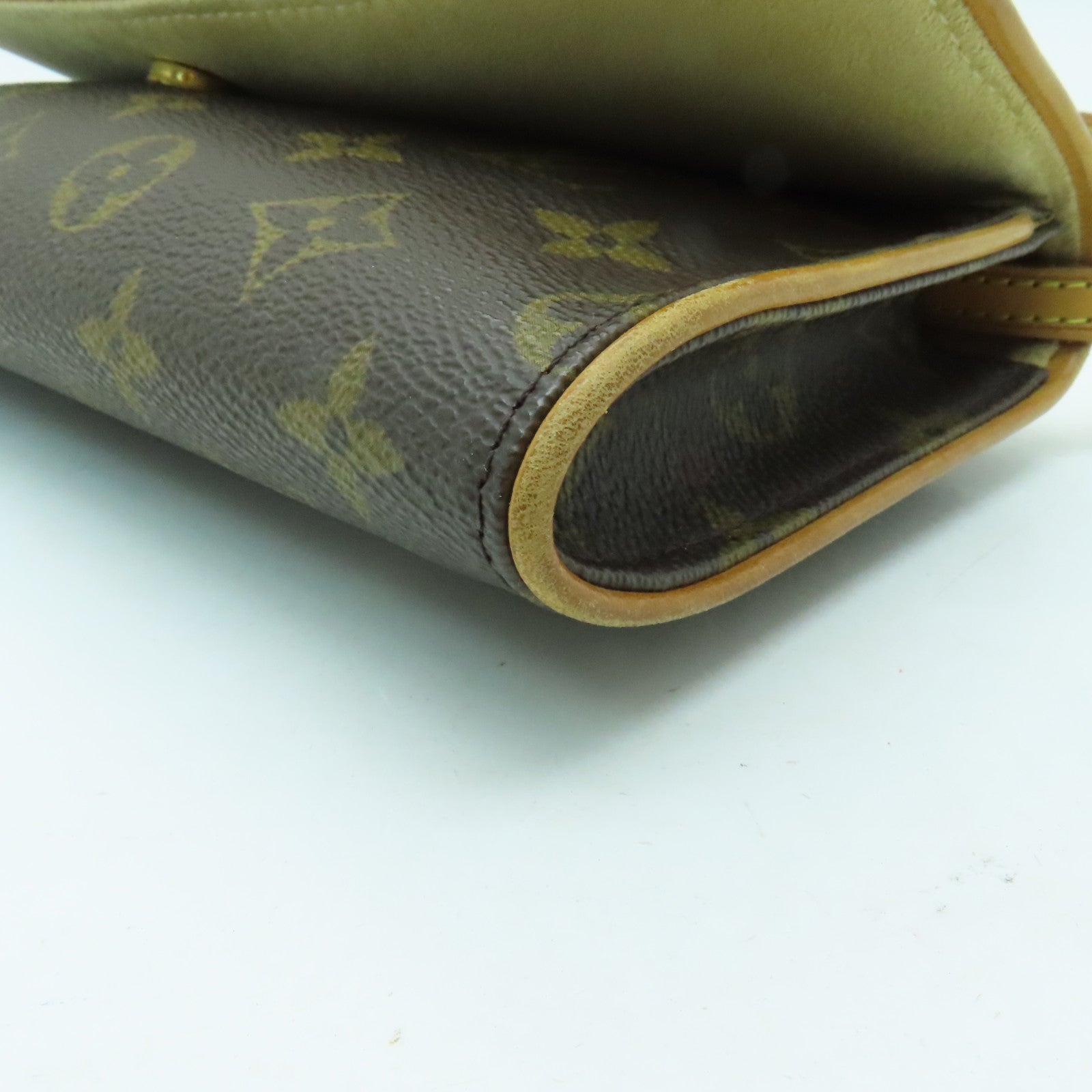 LOUIS VUITTON Monogram Pochette Twin GM Shoulder Bag金扣肩背袋啡色