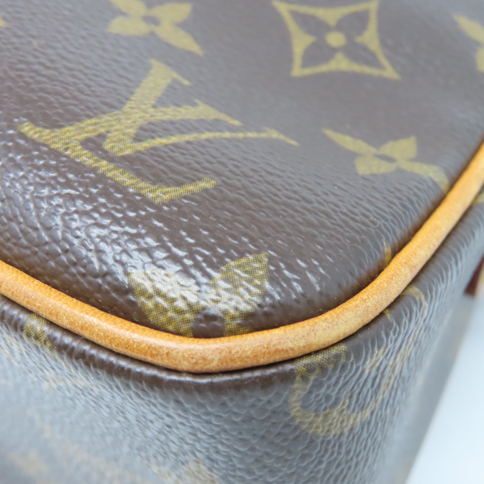 LOUIS VUITTON Monogram Viva Cite MM金扣肩背袋棕色