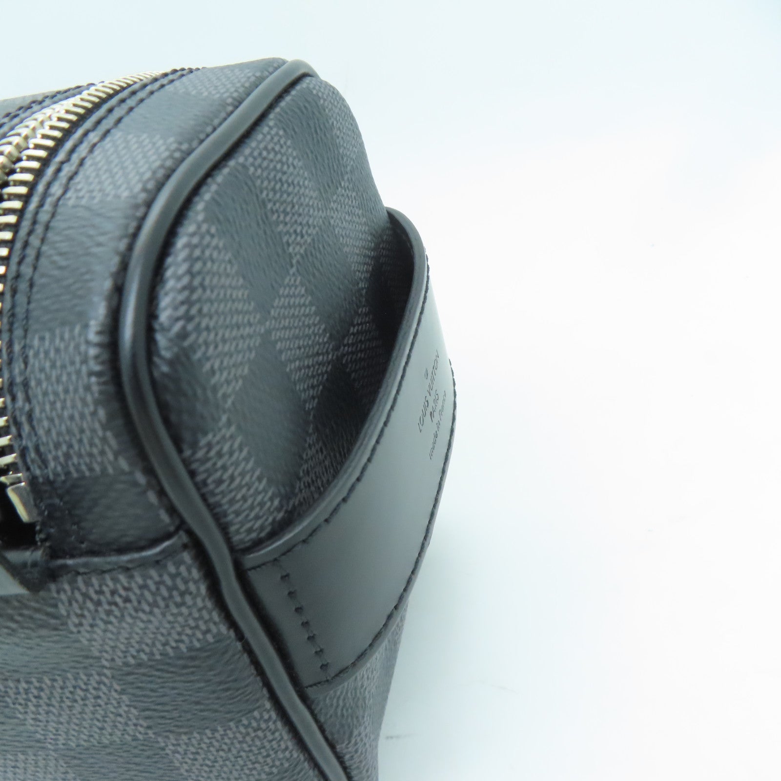 LOUIS VUITTON Damier Graphite Toiletry Pouch手拿包黑色