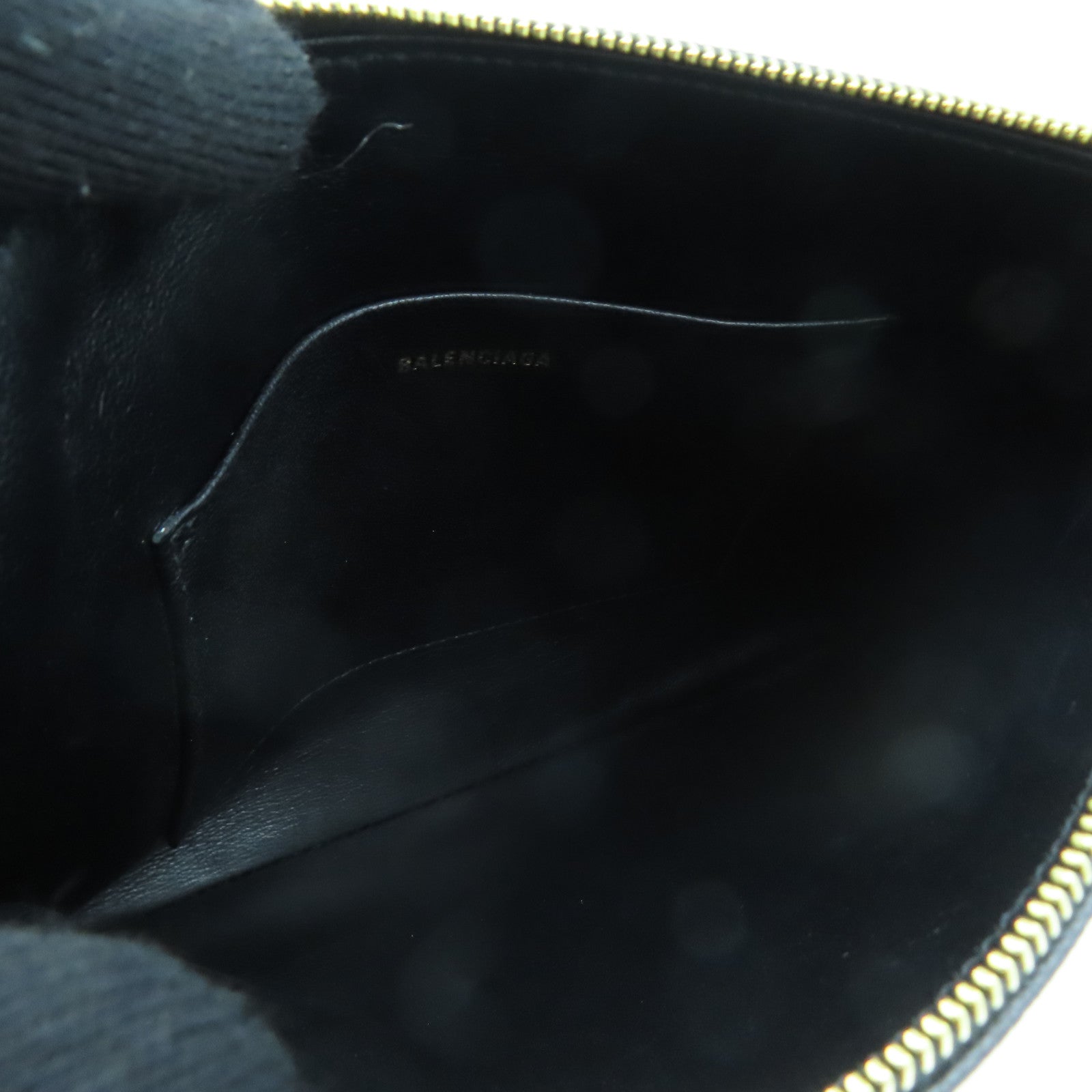 BALENCIAGA 牛皮皮革Pouch金扣手拿包黑色