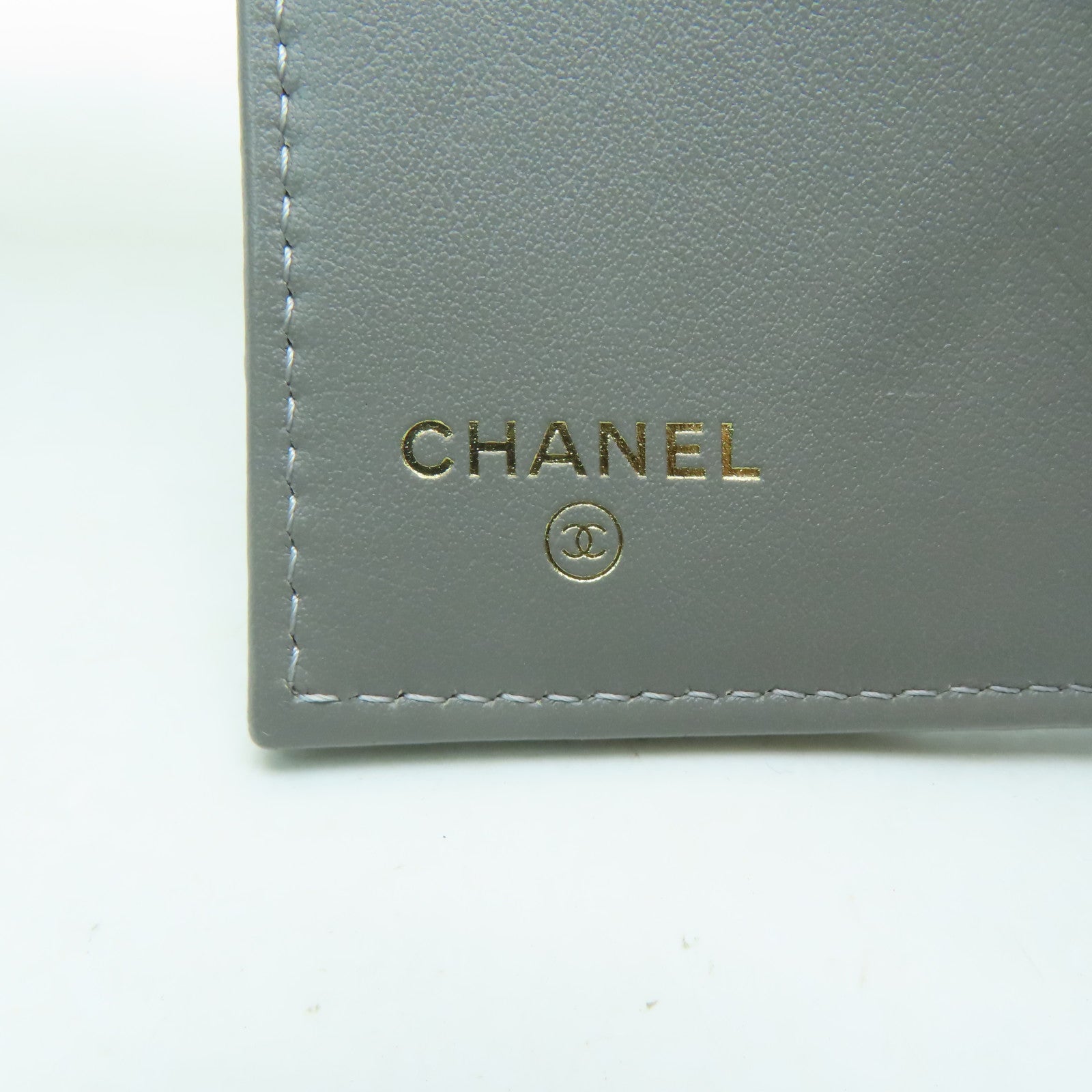 CHANEL 菱格Caviar皮革Boy Wallet金扣錢包灰色