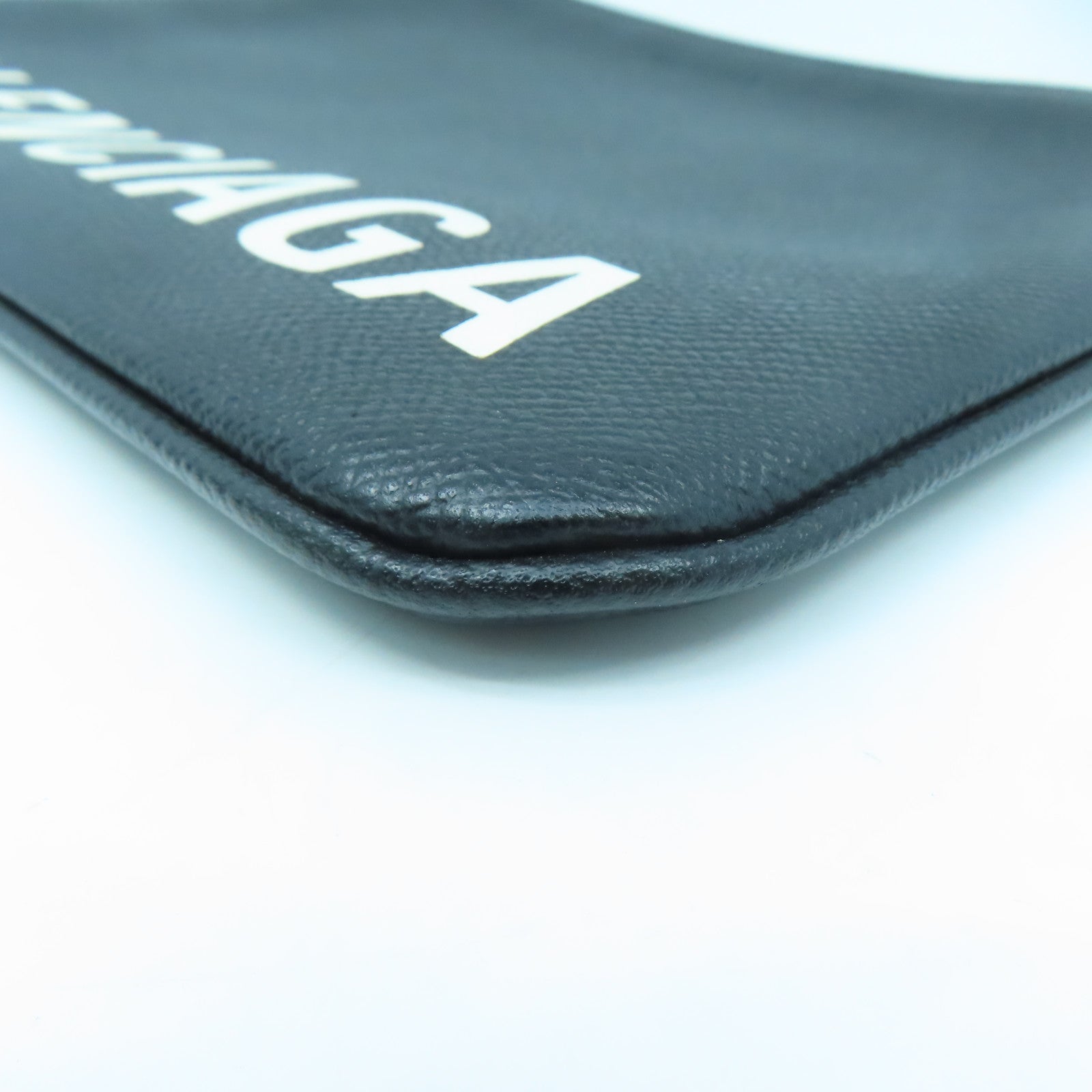 BALENCIAGA 牛皮皮革Pouch金扣手拿包黑色