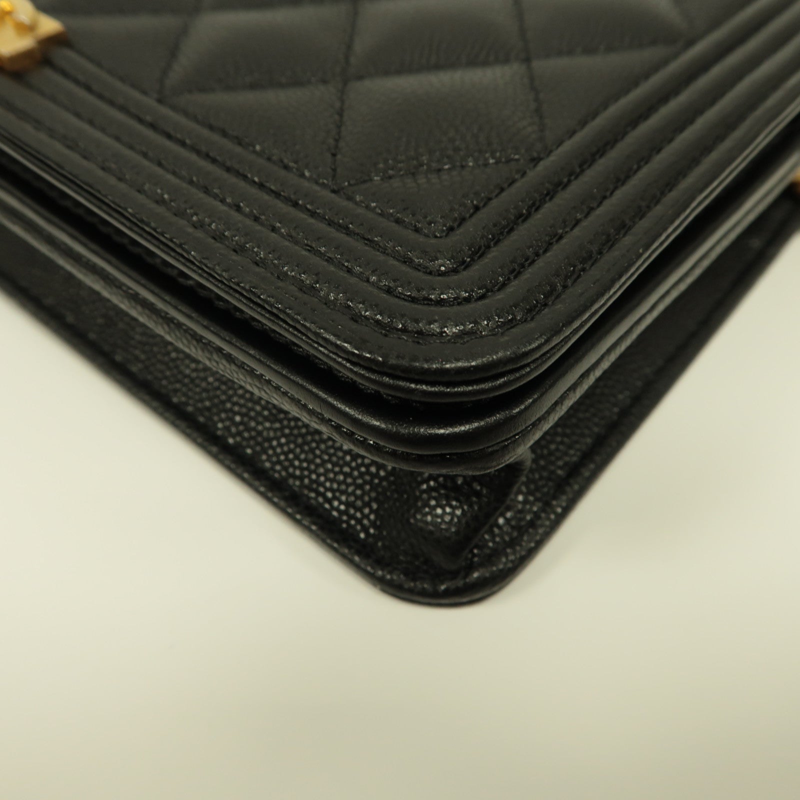 CHANEL 菱格Caviar皮革Boy Wallet On Chain金扣鏈帶肩背袋黑色