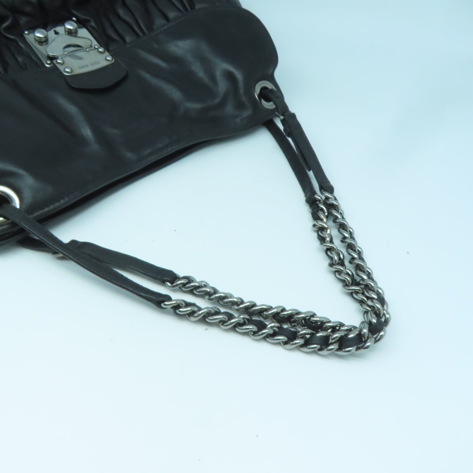 Miu Miu 羊皮皮革Shoulder Bag銀扣肩背袋黑色