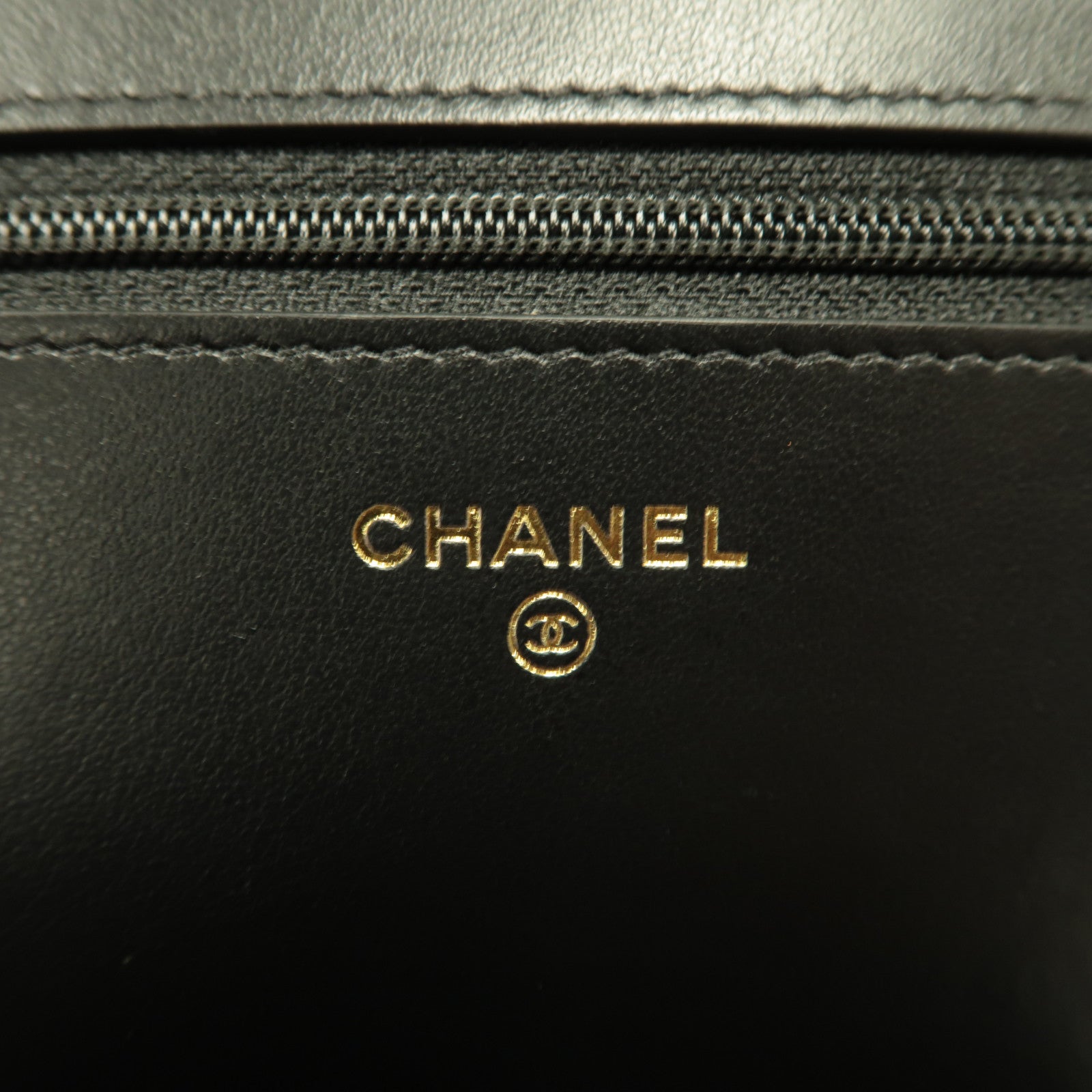 CHANEL 菱格Caviar皮革Boy Wallet On Chain金扣鏈帶肩背袋黑色