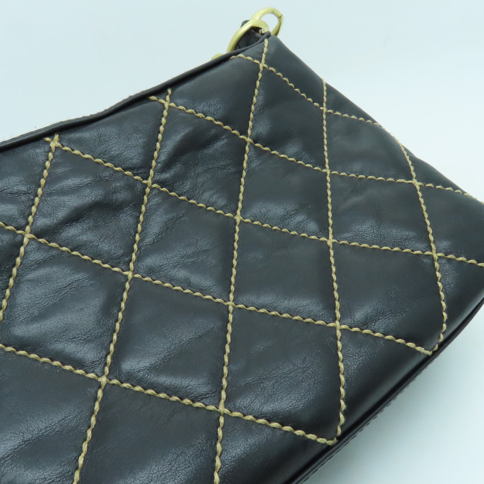CHANEL 【激減優惠】菱格牛皮皮革Handbag金扣手挽袋黑色