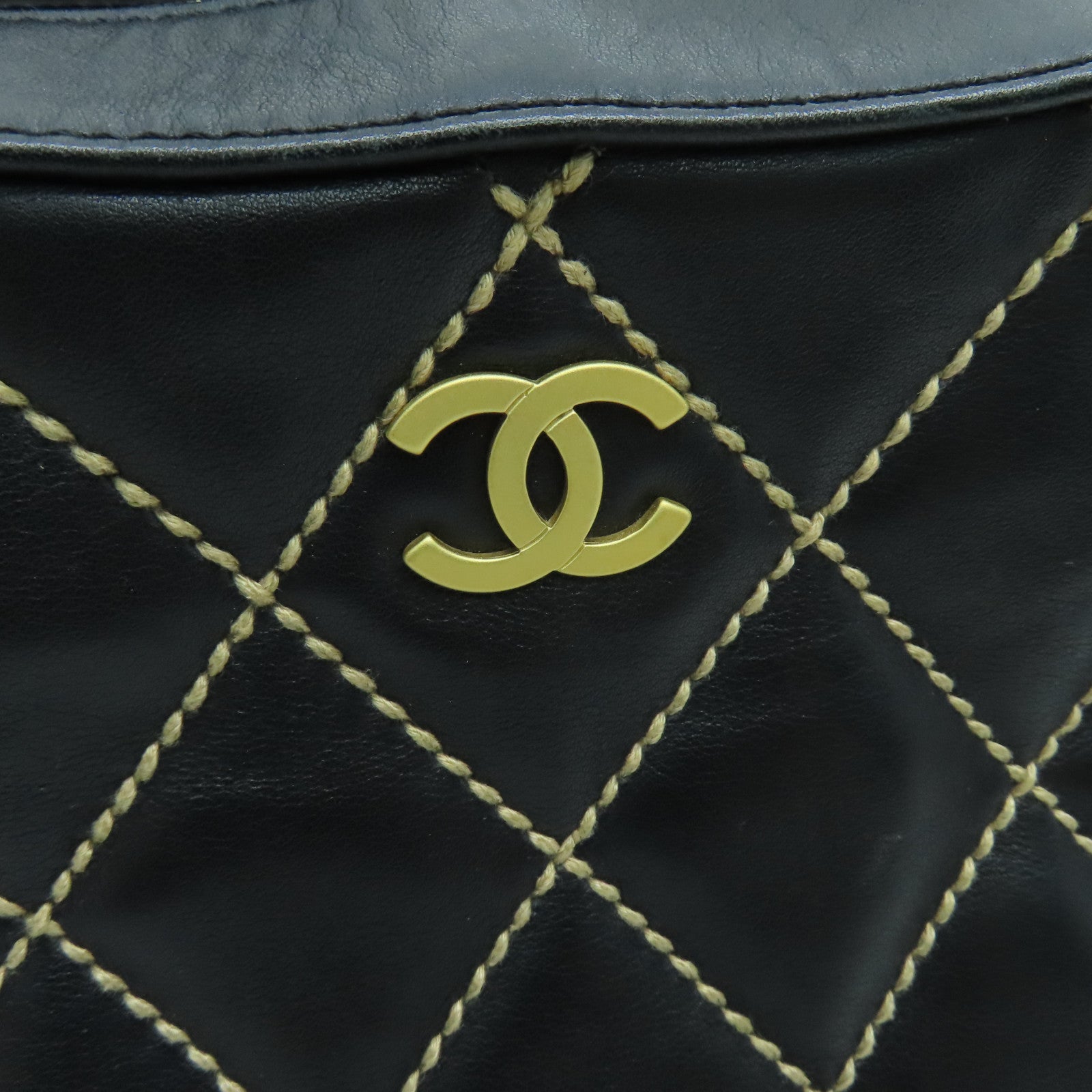 CHANEL 【激減優惠】菱格牛皮皮革Handbag金扣手挽袋黑色
