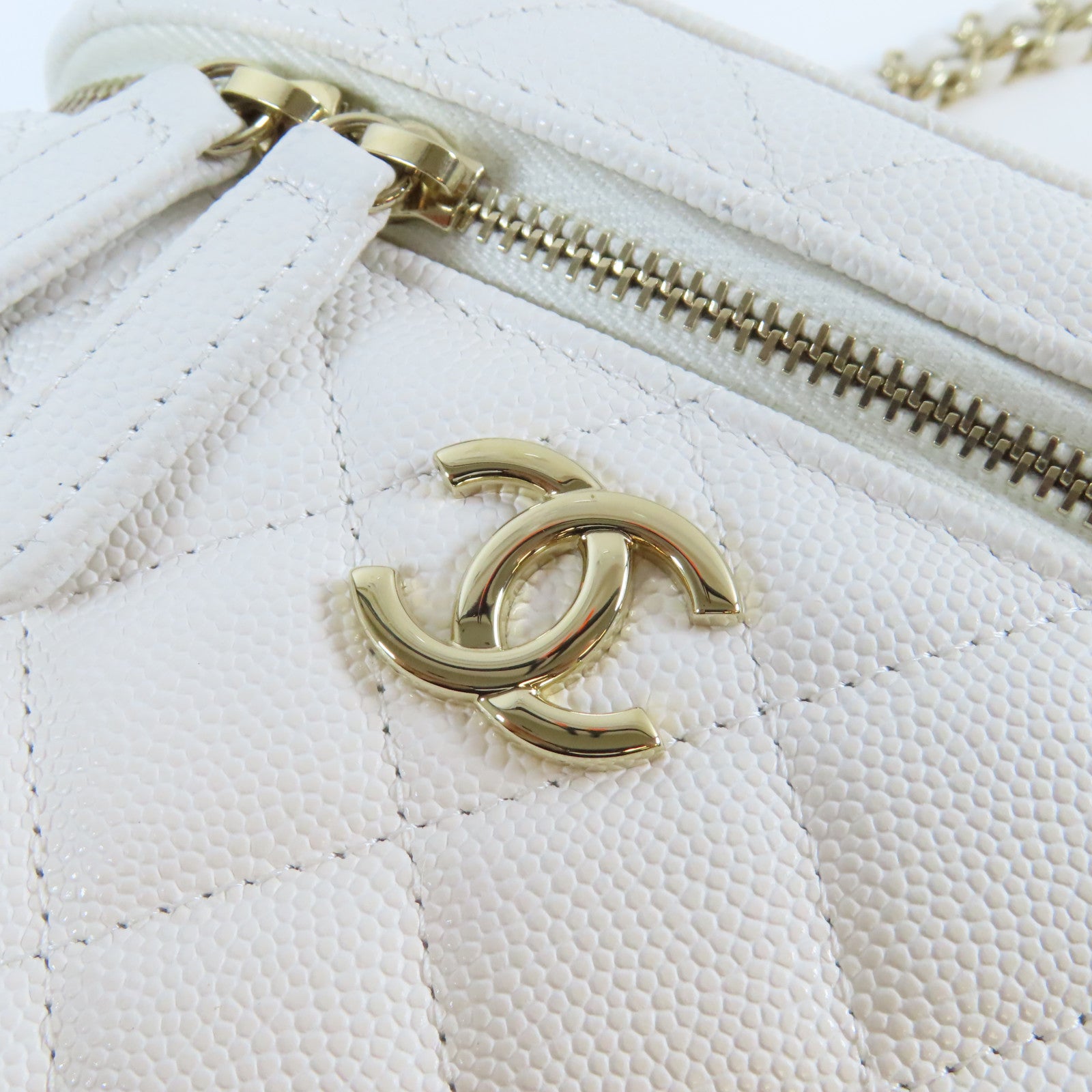 CHANEL 菱格Caviar皮革Vanity Case金扣手挽肩背兩用袋白色