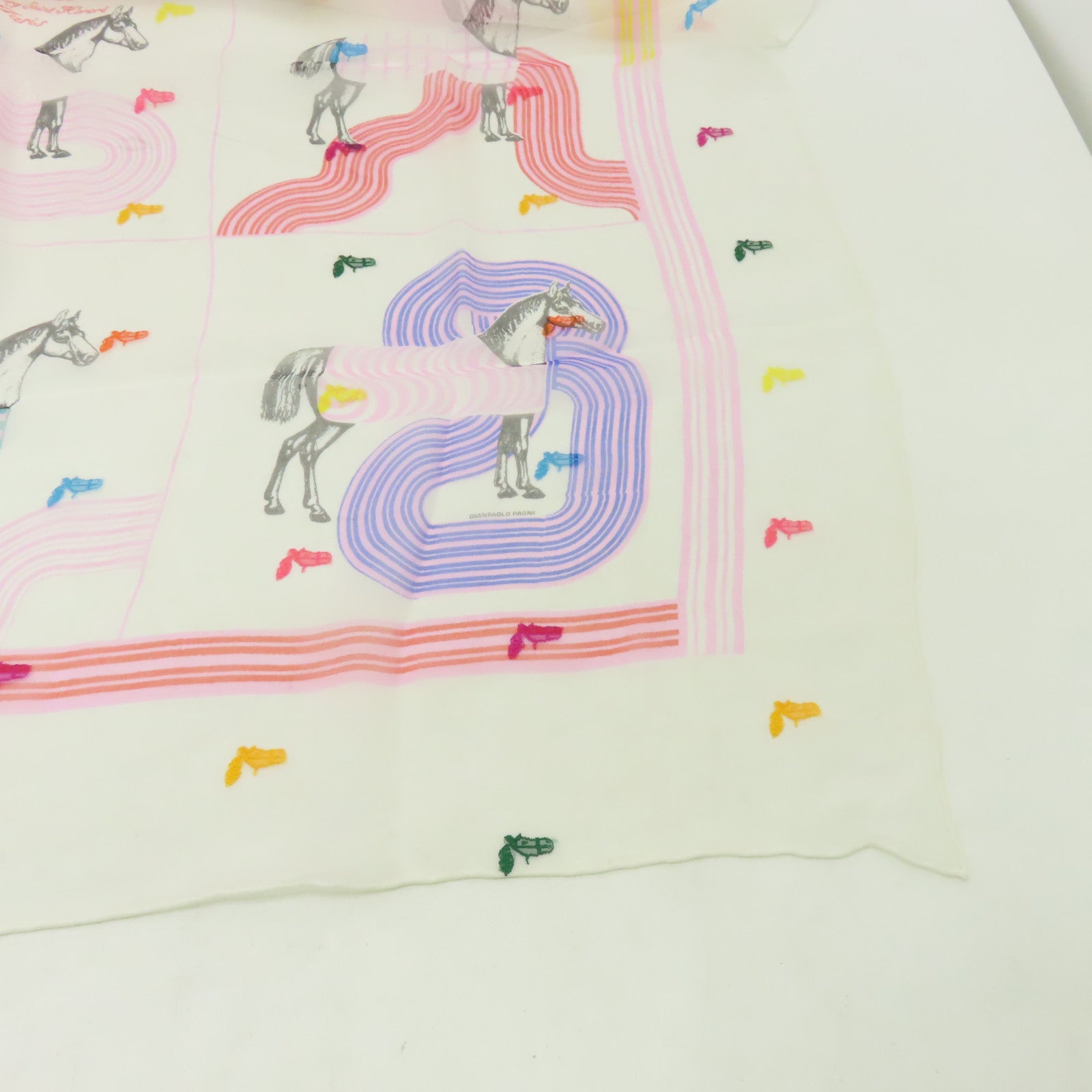 HERMES 【激減優惠】絲質/人造絲Scarf圍巾白色/彩色