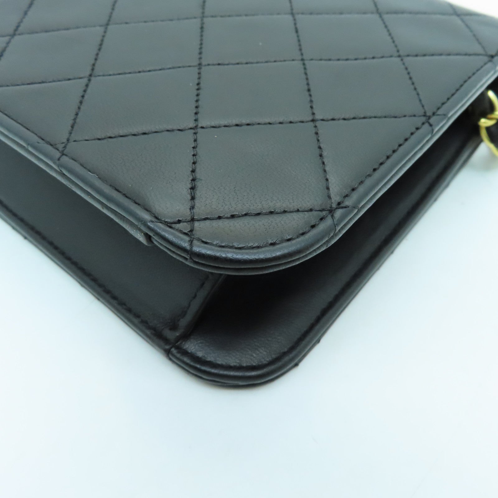 CHANEL rhombic sheepskin leather Chain Shoulder Bag gold buckle chain shoulder bag black