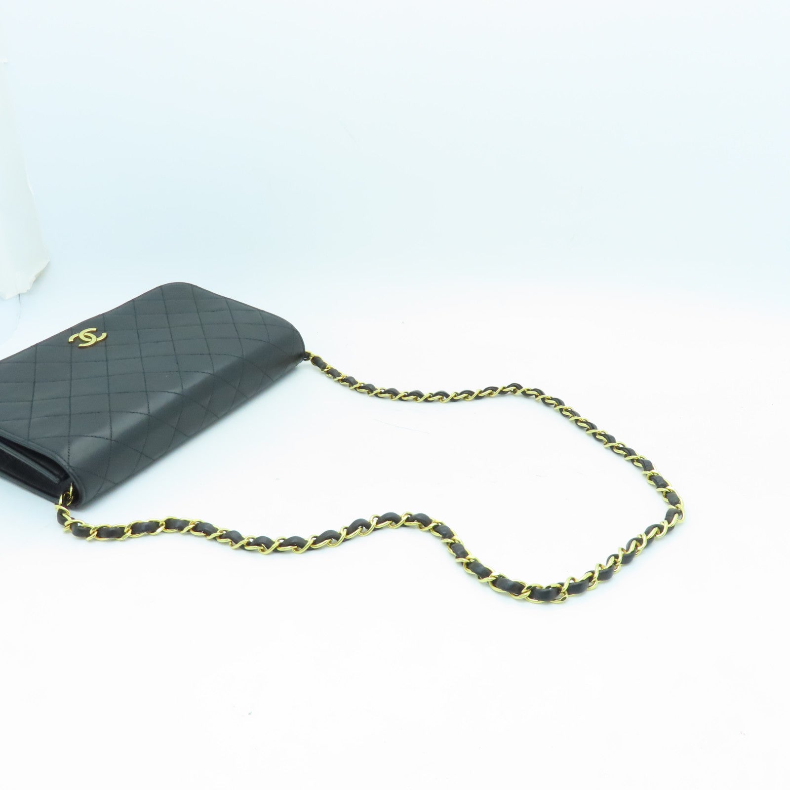 CHANEL rhombic sheepskin leather Chain Shoulder Bag gold buckle chain shoulder bag black