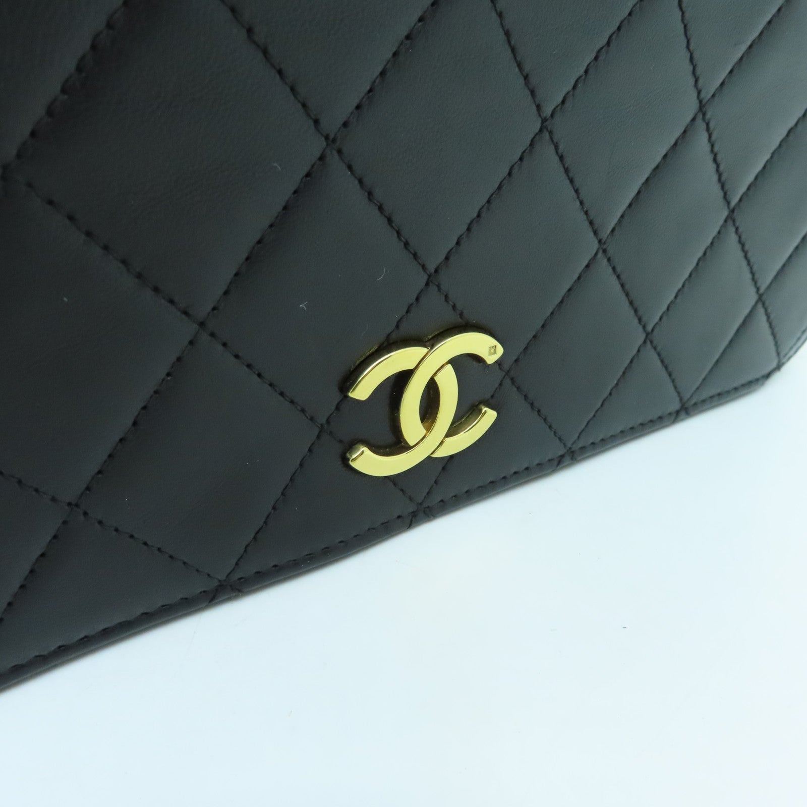 CHANEL rhombic sheepskin leather Chain Shoulder Bag gold buckle chain shoulder bag black