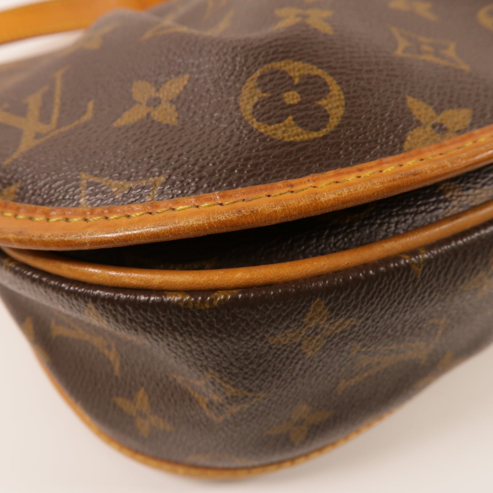 LOUIS VUITTON Monogram Menilmontant PM金扣肩背袋啡色