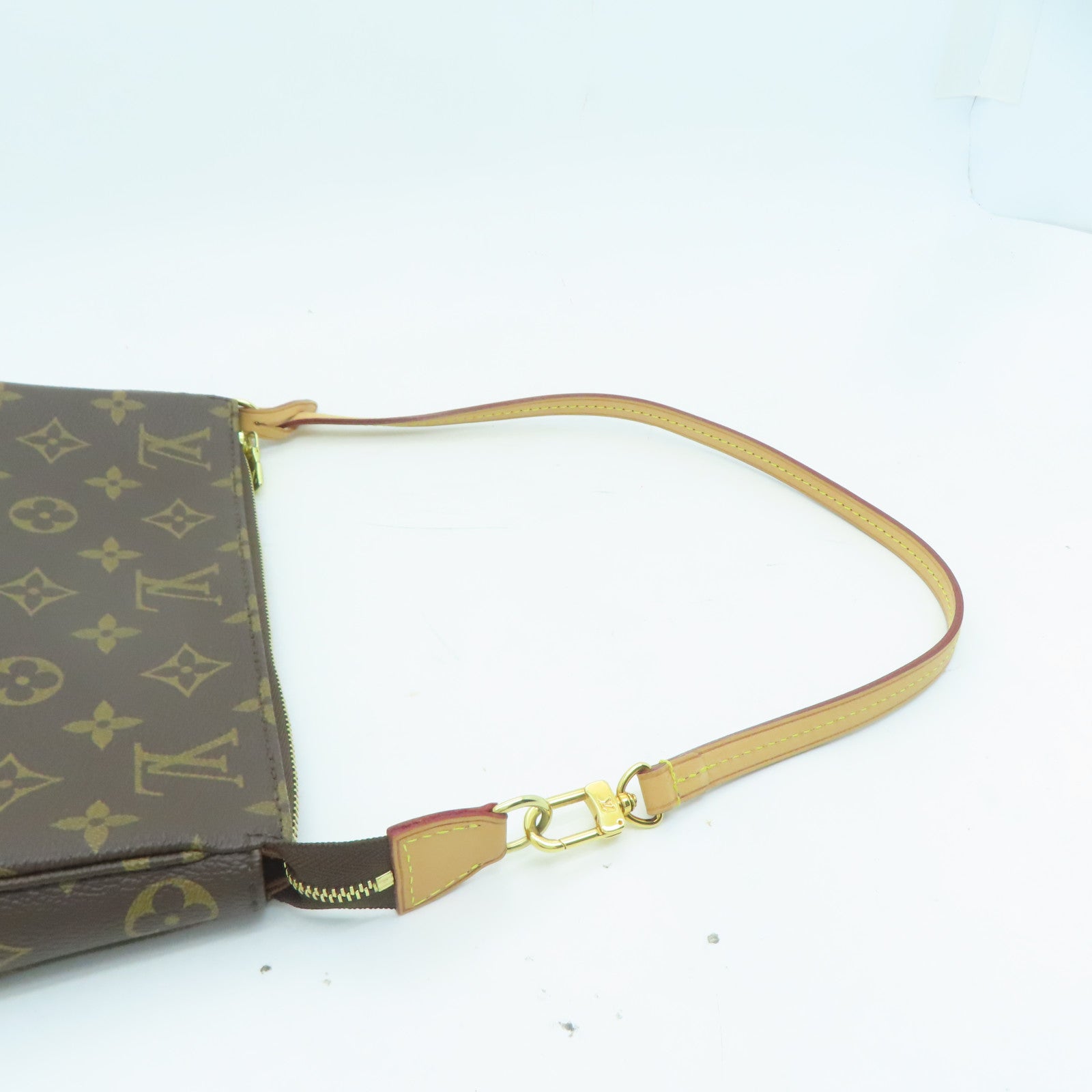 LOUIS VUITTON Monogram Pochette Accessories金扣手挽袋啡色