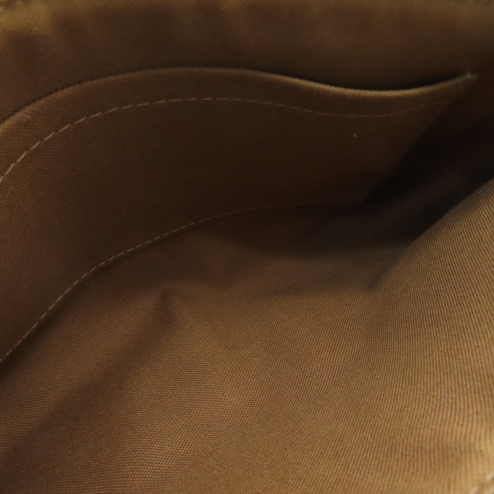 LOUIS VUITTON Monogram Pochette Accessories金扣手挽袋啡色