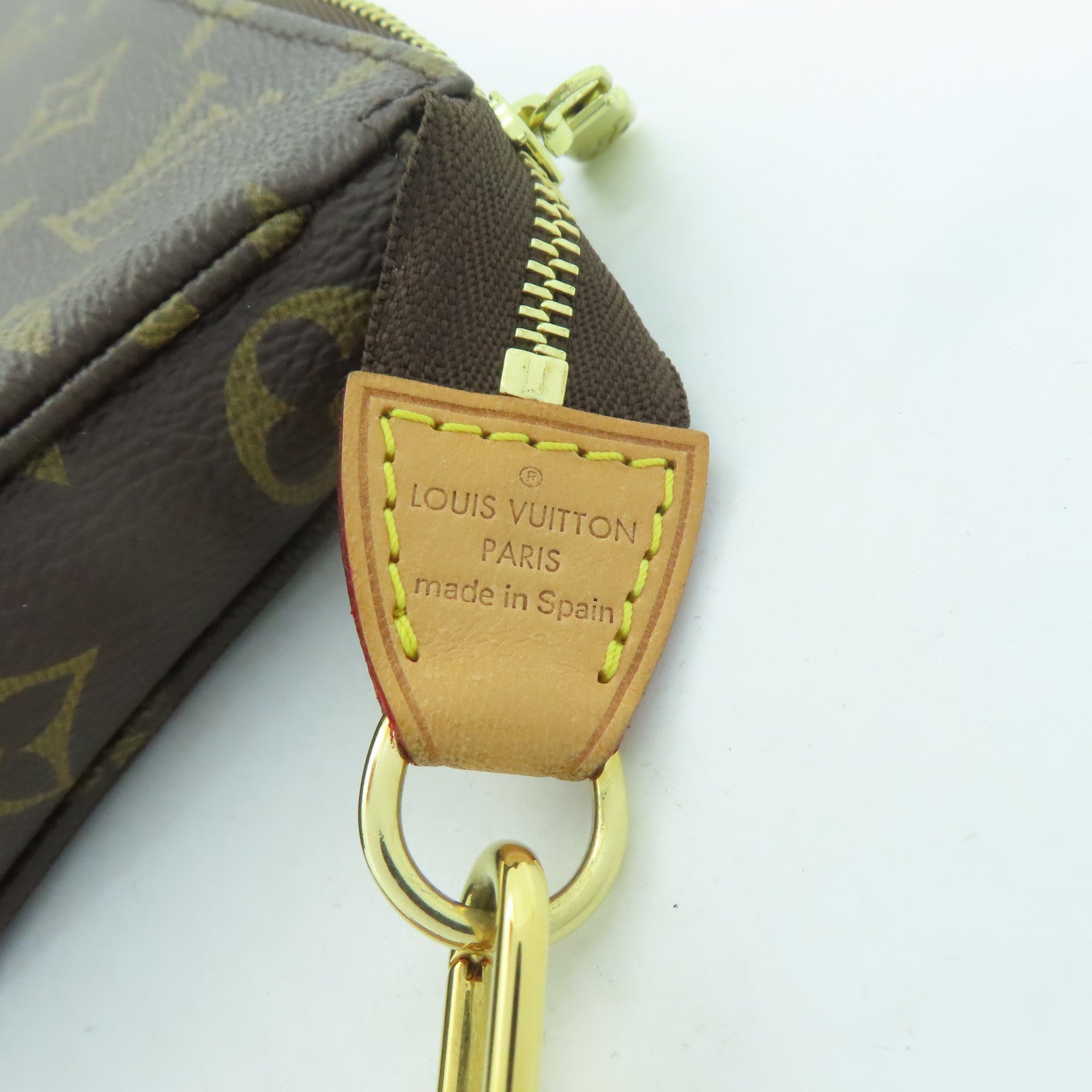 LOUIS VUITTON Monogram Pochette Accessories金扣手挽袋啡色