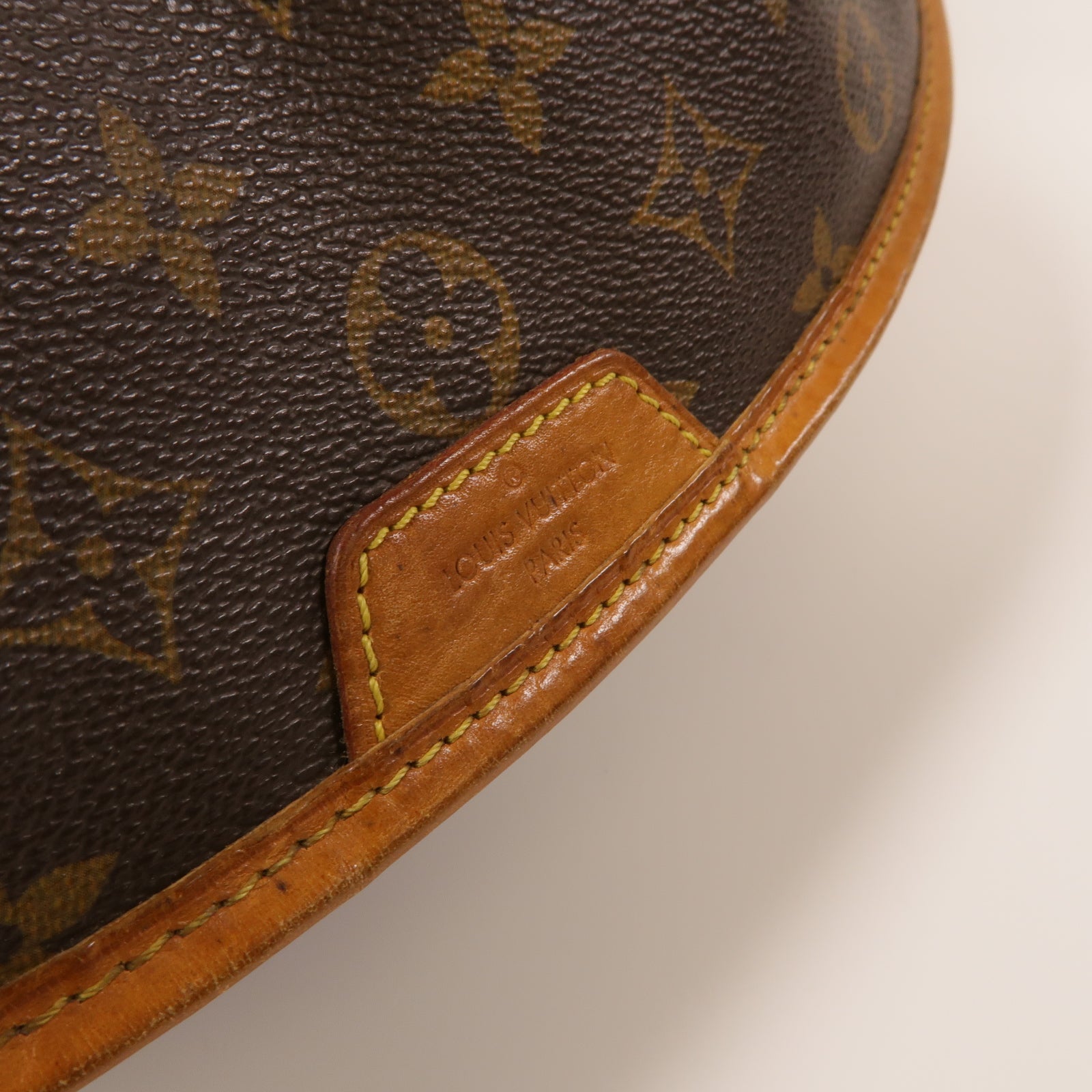 LOUIS VUITTON Monogram Menilmontant PM金扣肩背袋啡色
