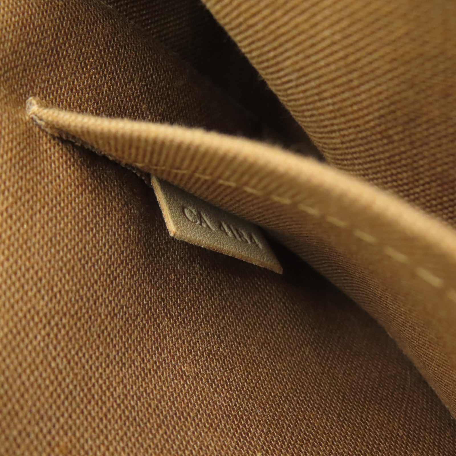 LOUIS VUITTON Monogram Pochette Accessories金扣手挽袋啡色