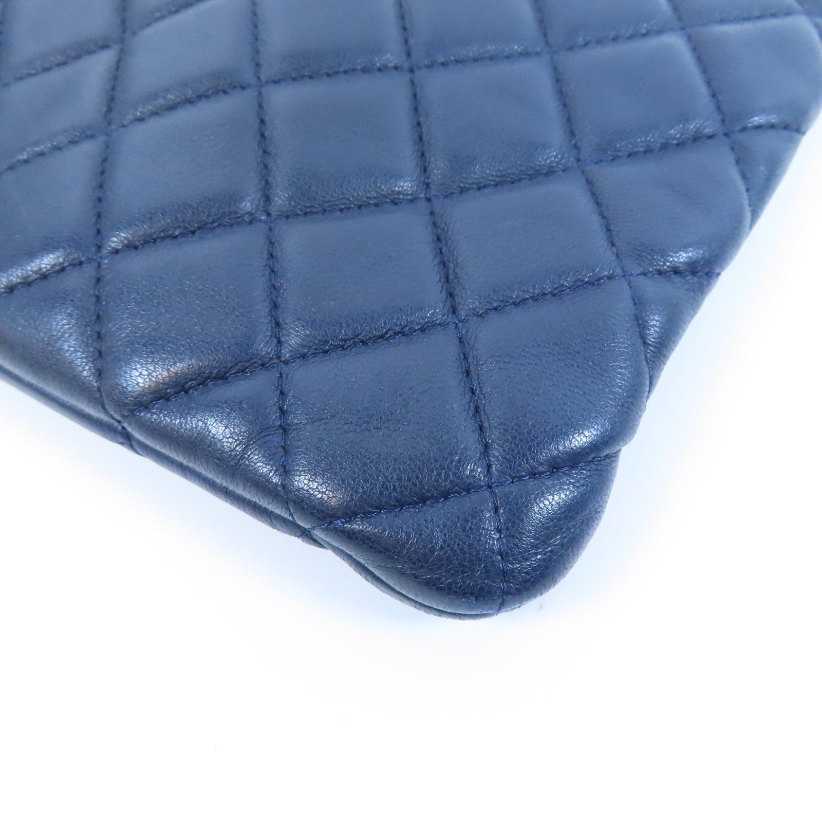 CHANEL 菱格羊皮皮革Pouch Bag金扣手拿包深藍色