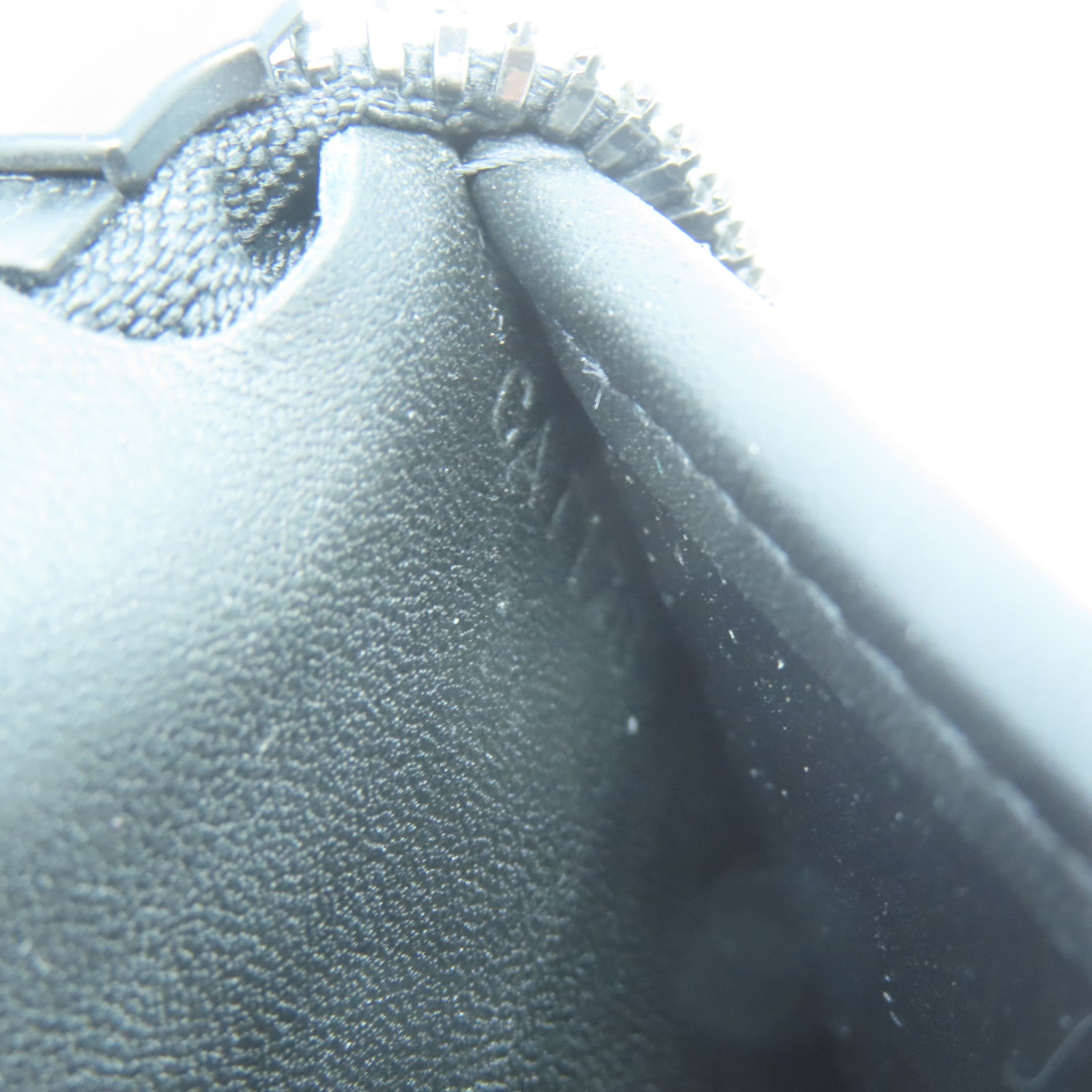 LOUIS VUITTON Monogram Shadow Zippy Wallet Vertical長錢包黑色