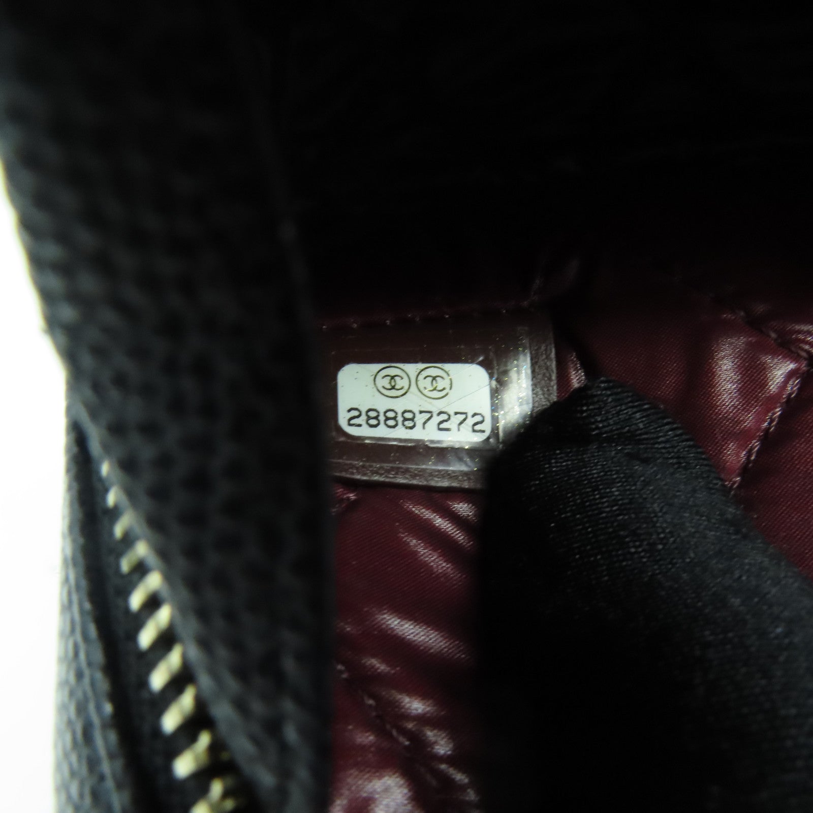 CHANEL 菱格Caviar皮革Pouch金扣手拿包黑色