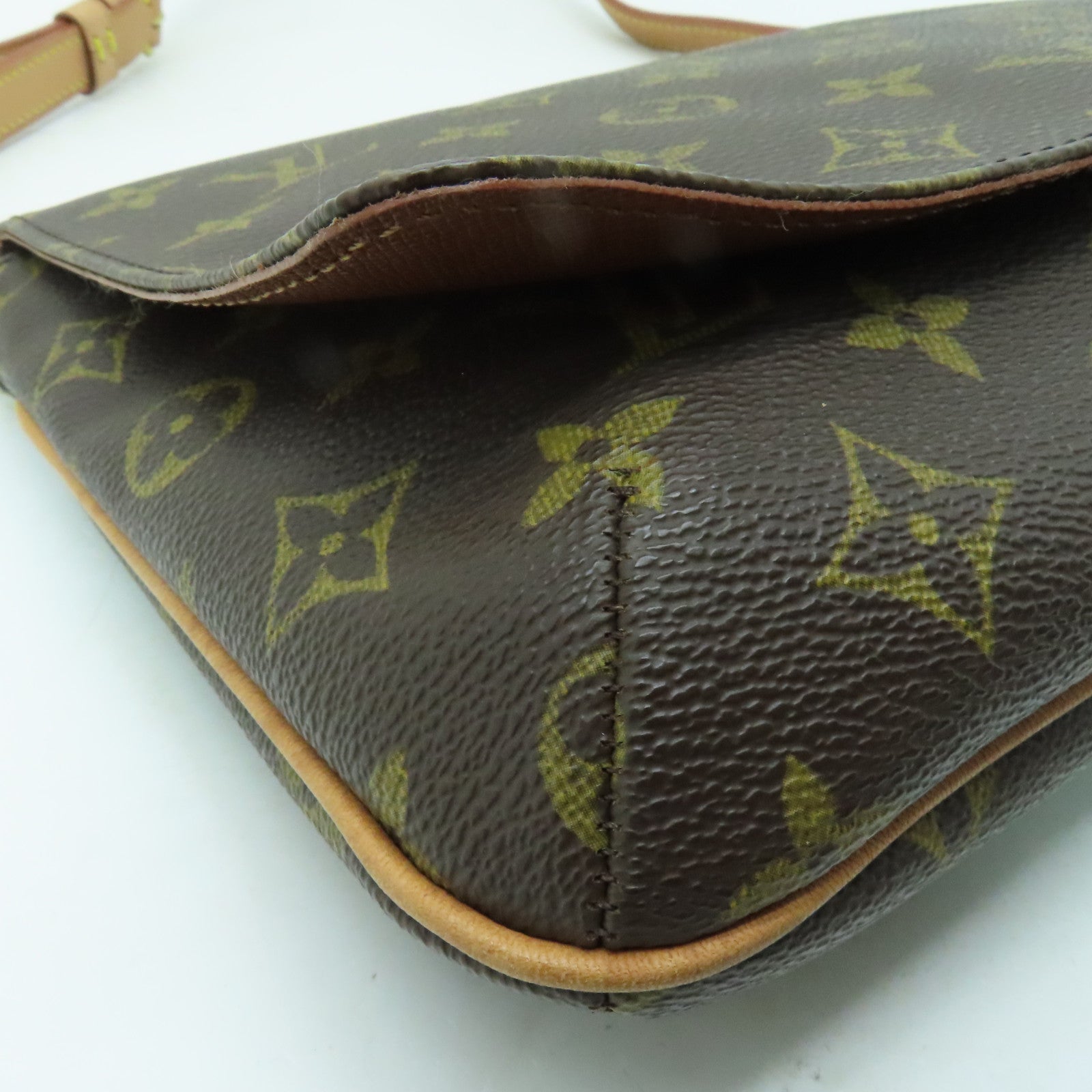 LOUIS VUITTON Monogram Musette Tango Shoulder Bag金扣肩背袋啡色