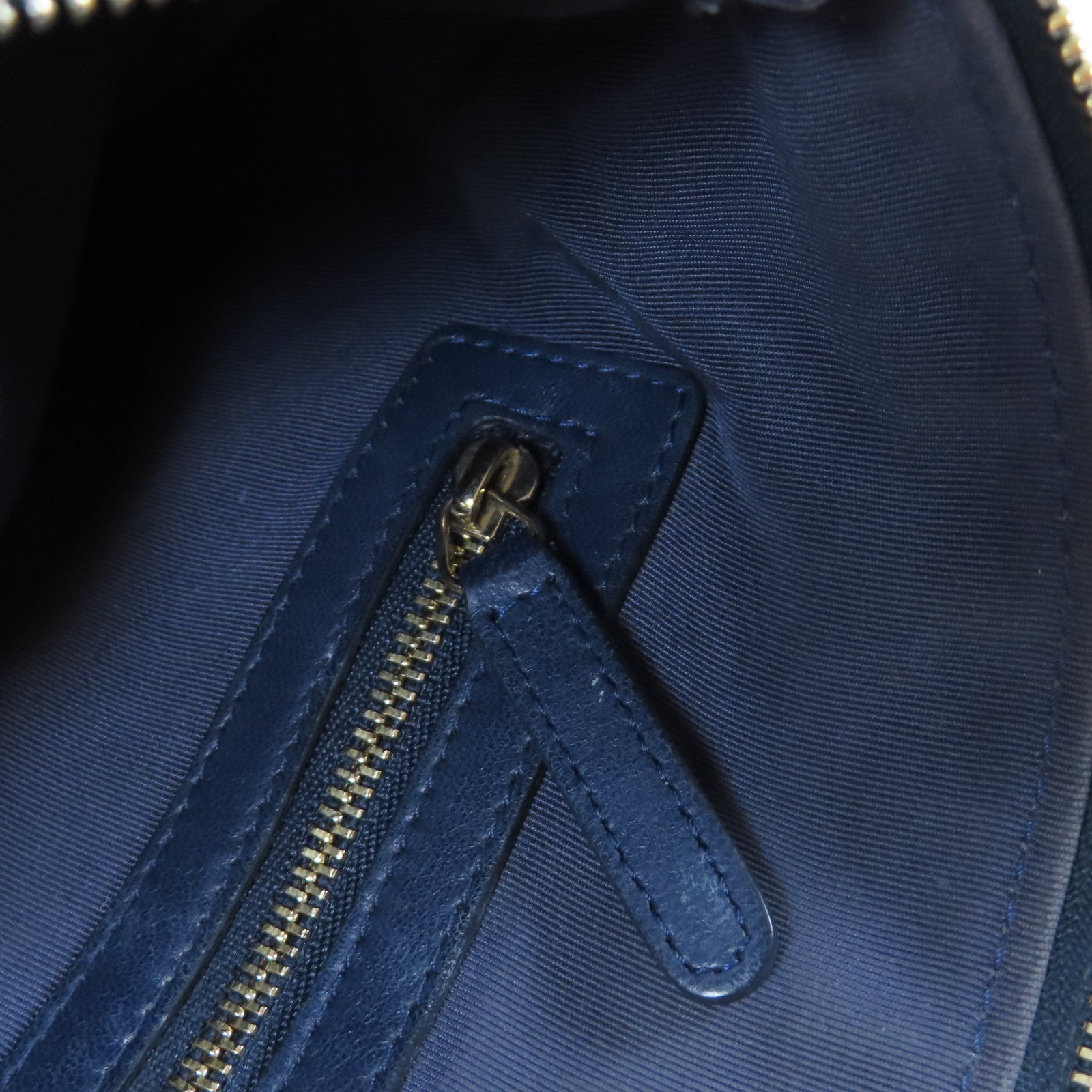 CHANEL 菱格羊皮皮革Pouch Bag金扣手拿包深藍色