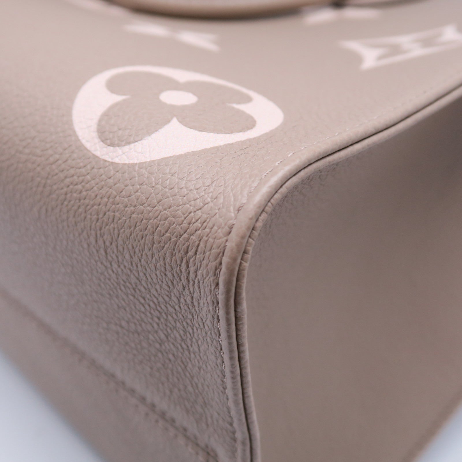 LOUIS VUITTON Monogram Empreinte Onthego MM金扣手挽肩背兩用袋灰色米色