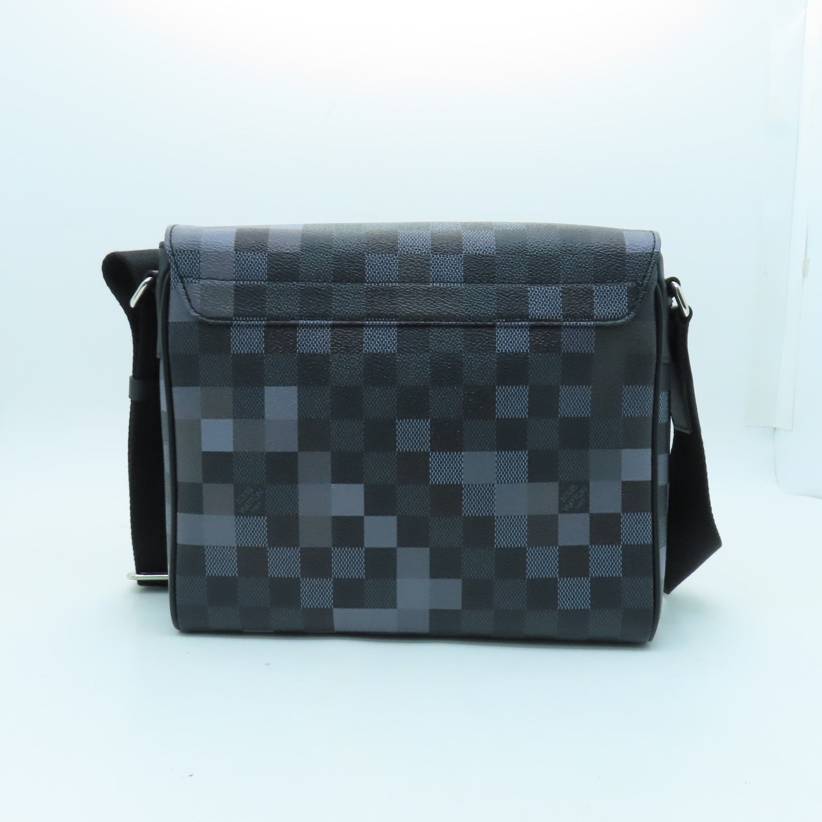 Louis Vuitton District PM Damier Graphite Pixel Gray in Coated