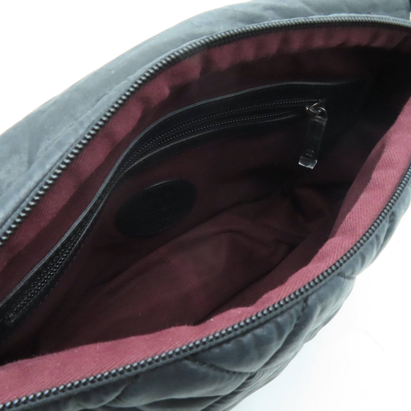 CHANEL 菱格尼龍Shoulder Bag銀扣肩背袋黑色