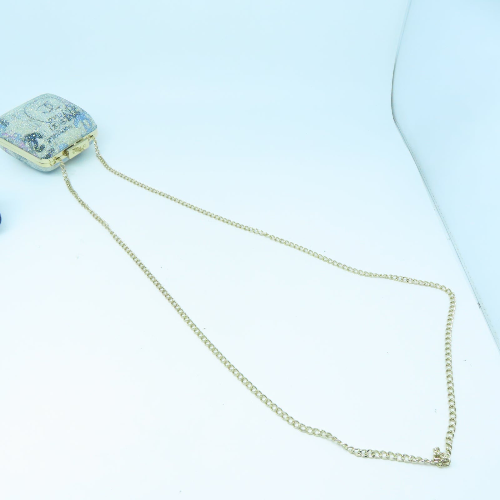 CHANEL Clutch with Chain金扣鏈帶手拿包多色