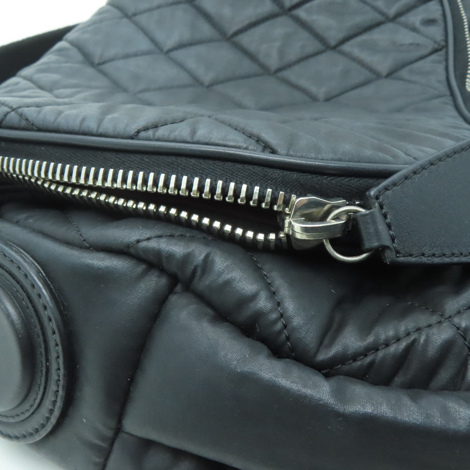 CHANEL 菱格尼龍Shoulder Bag銀扣肩背袋黑色