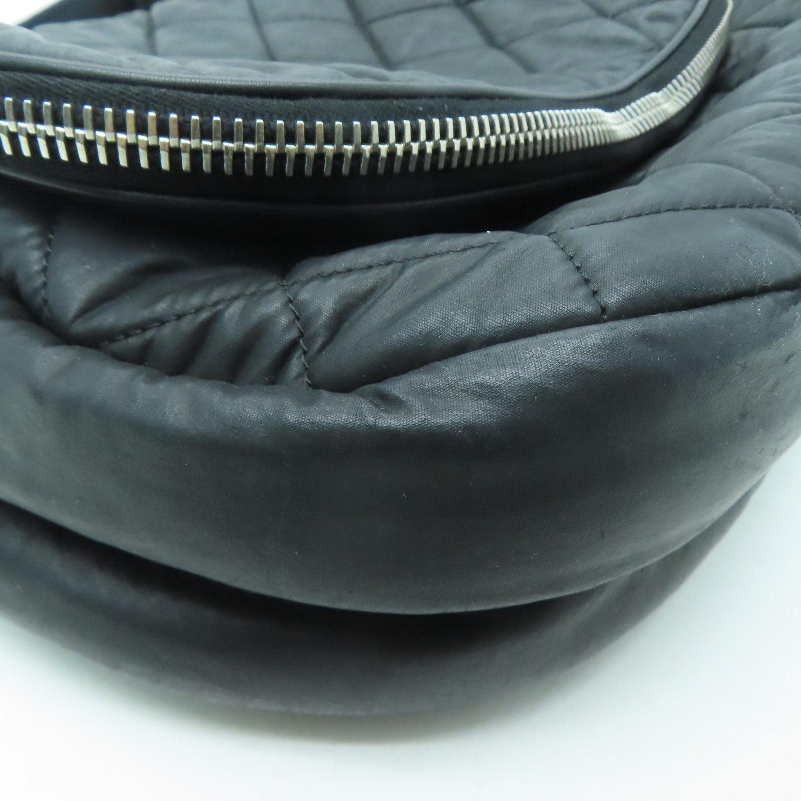 CHANEL 菱格尼龍Shoulder Bag銀扣肩背袋黑色