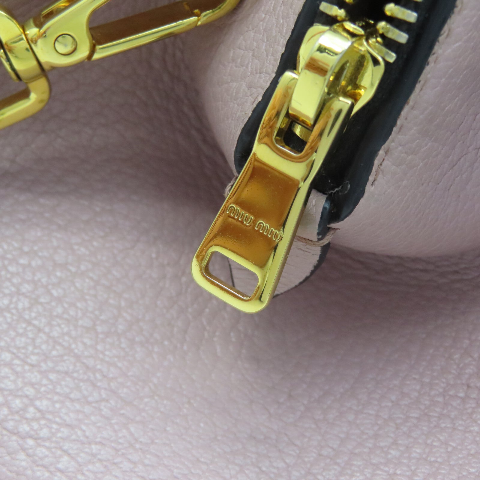 Miu Miu 牛皮皮革2 Way Shoulder金扣手挽肩背兩用袋粉紅色