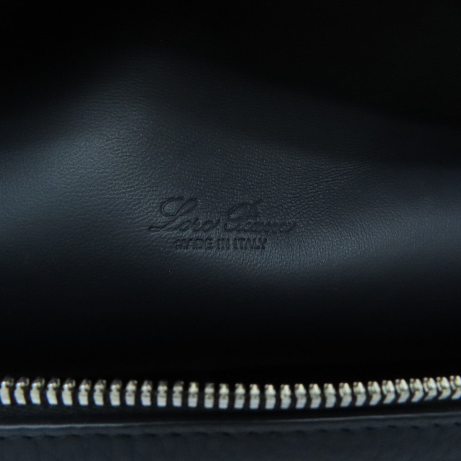 Loro Piana 牛皮皮革Extra Pocket L27銀扣手挽肩背兩用袋深藍色