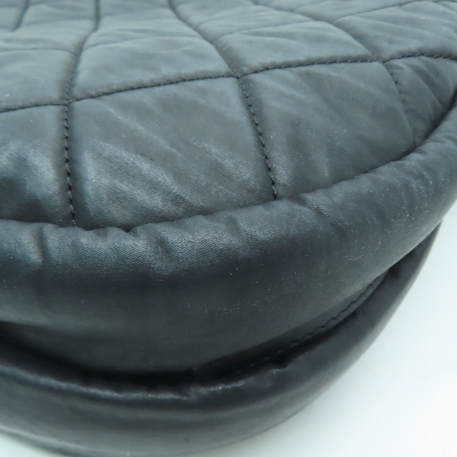 CHANEL 菱格尼龍Shoulder Bag銀扣肩背袋黑色