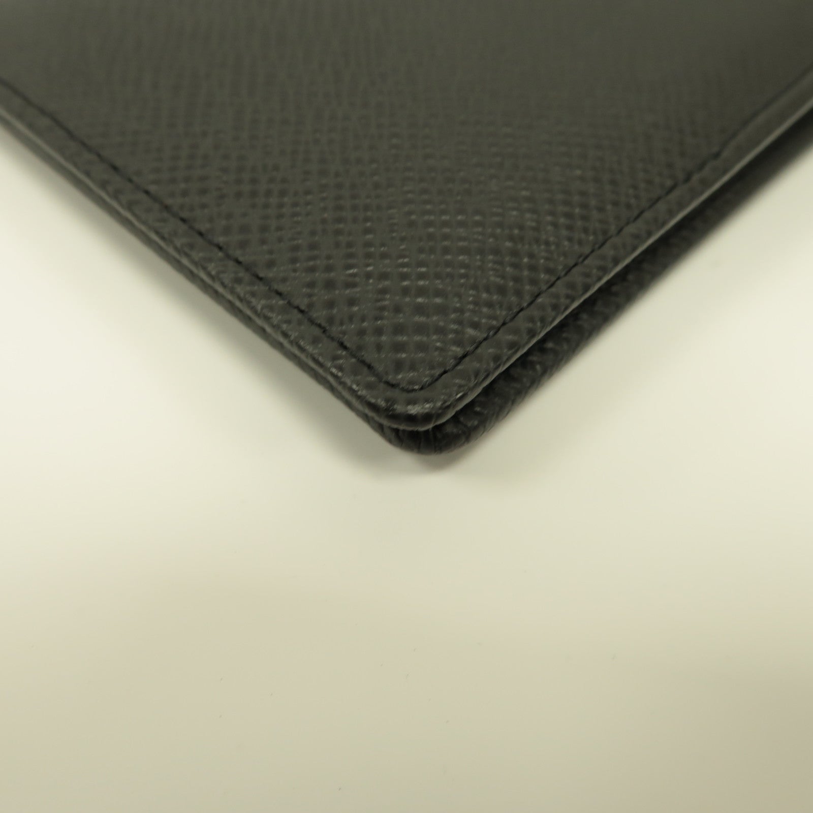 LOUIS VUITTON Taiga Wallet錢包黑色