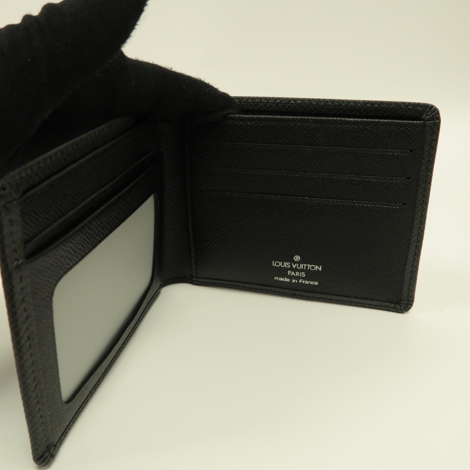 LOUIS VUITTON Taiga Wallet錢包黑色