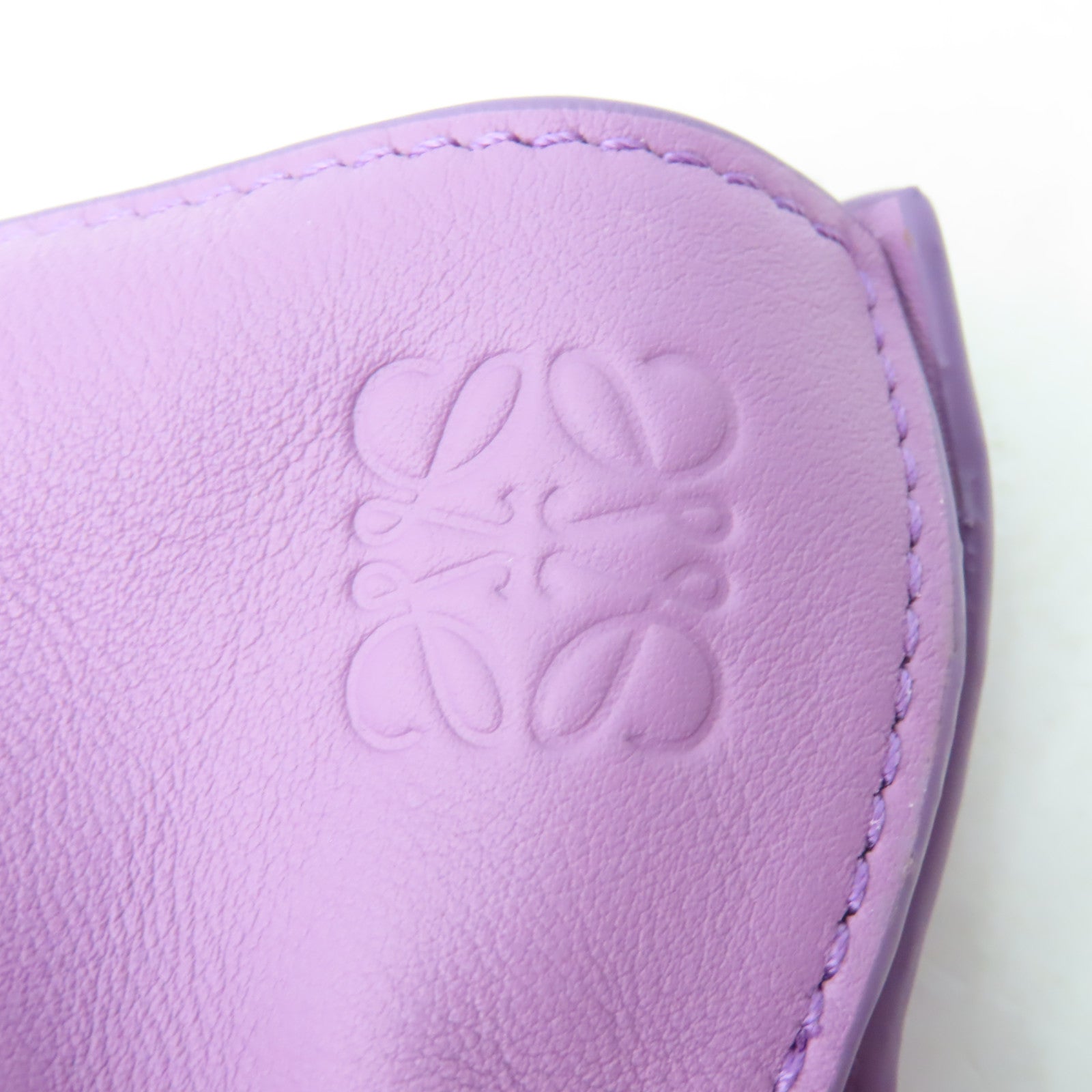 LOEWE 牛皮皮革Flamenco Clutch金扣肩背袋紫色