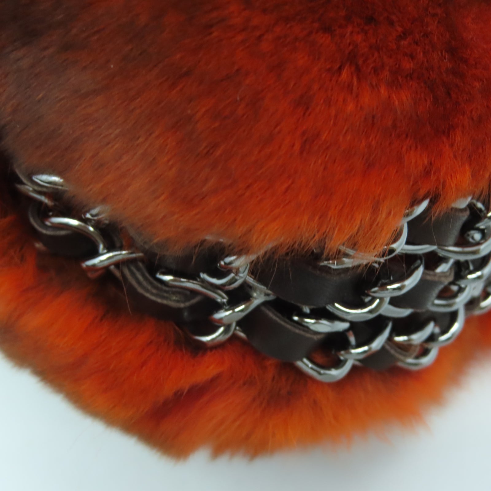 CHANEL Fur Chain Shoulder銀扣鏈帶肩背袋燈色