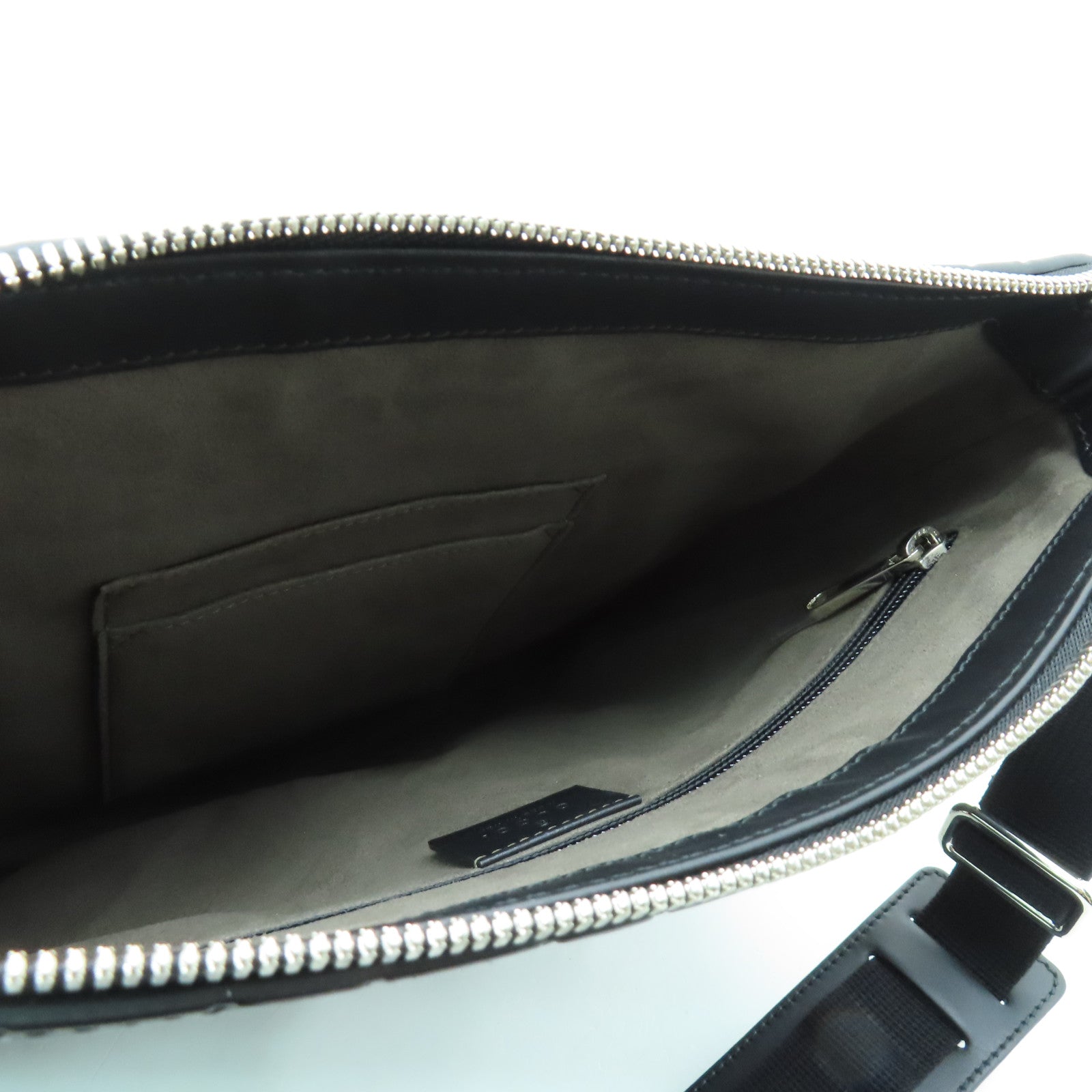 GUCCI cowhide leather Shoulder Bag silver buckle shoulder bag black