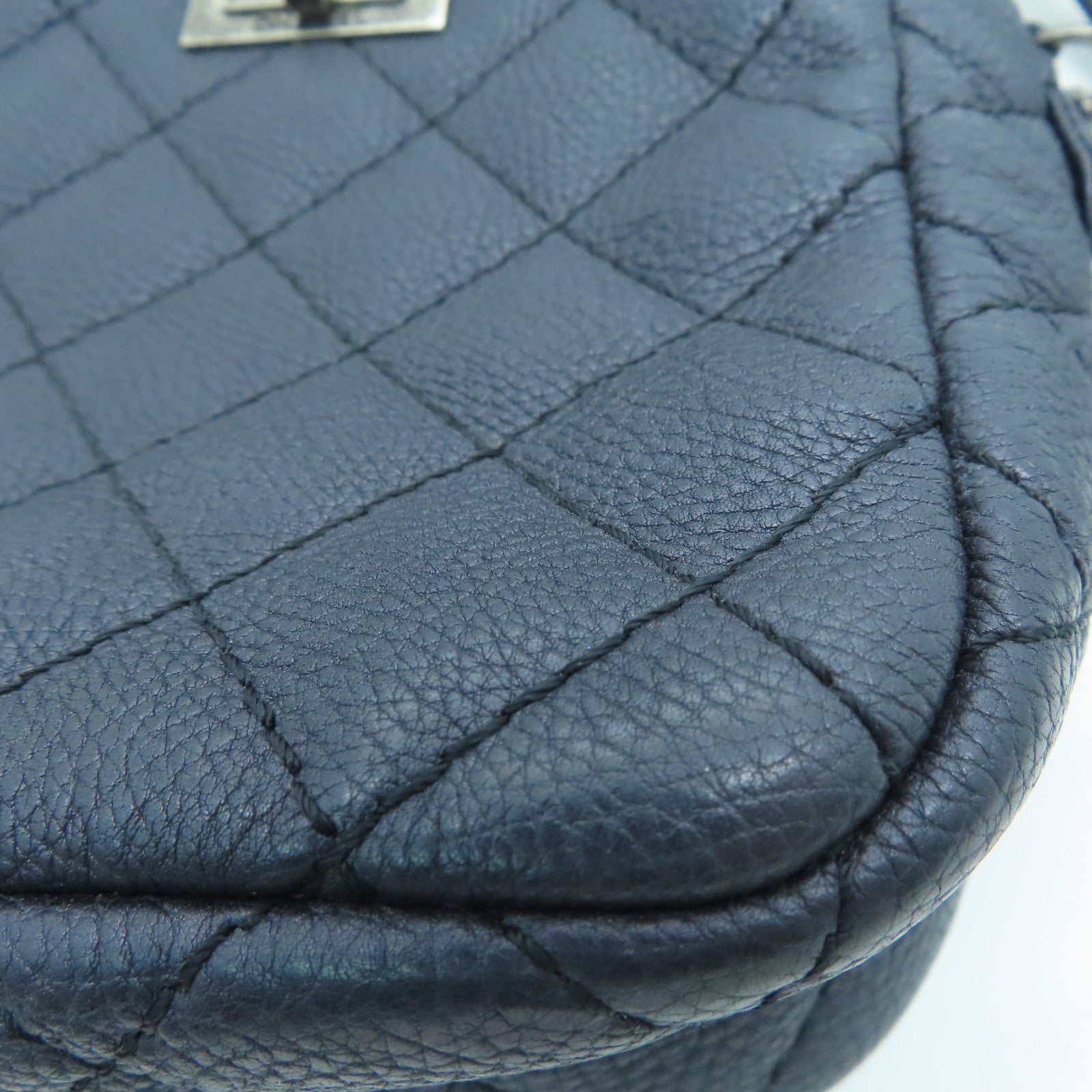 CHANEL 菱格牛皮皮革2.55银扣肩背袋蓝色