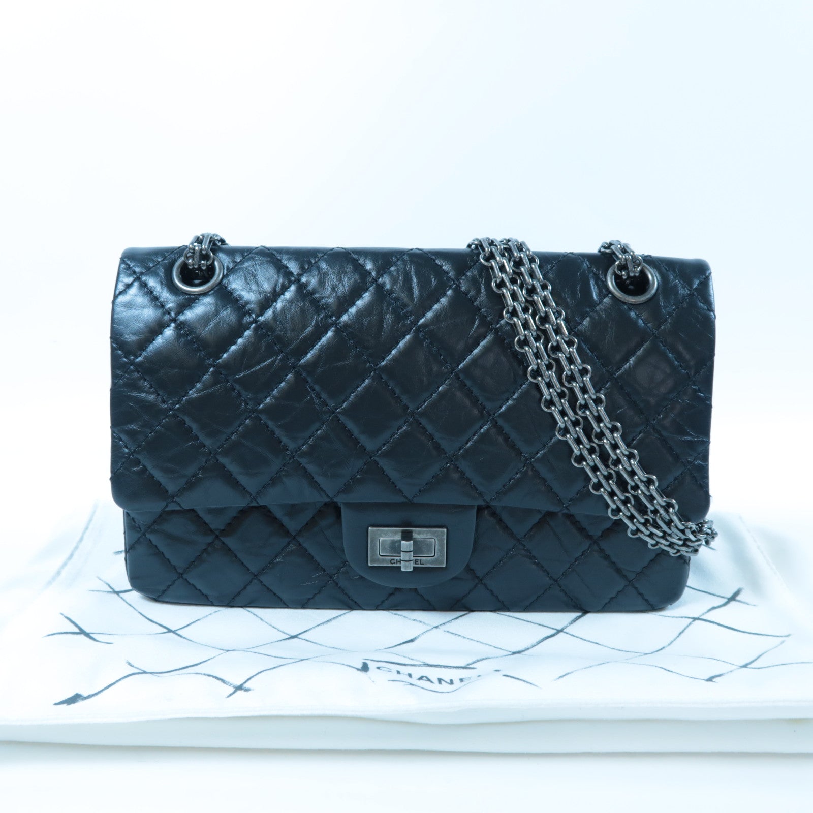 CHANEL 菱格牛皮皮革2.55 24cm銀扣鏈帶肩背袋黑色